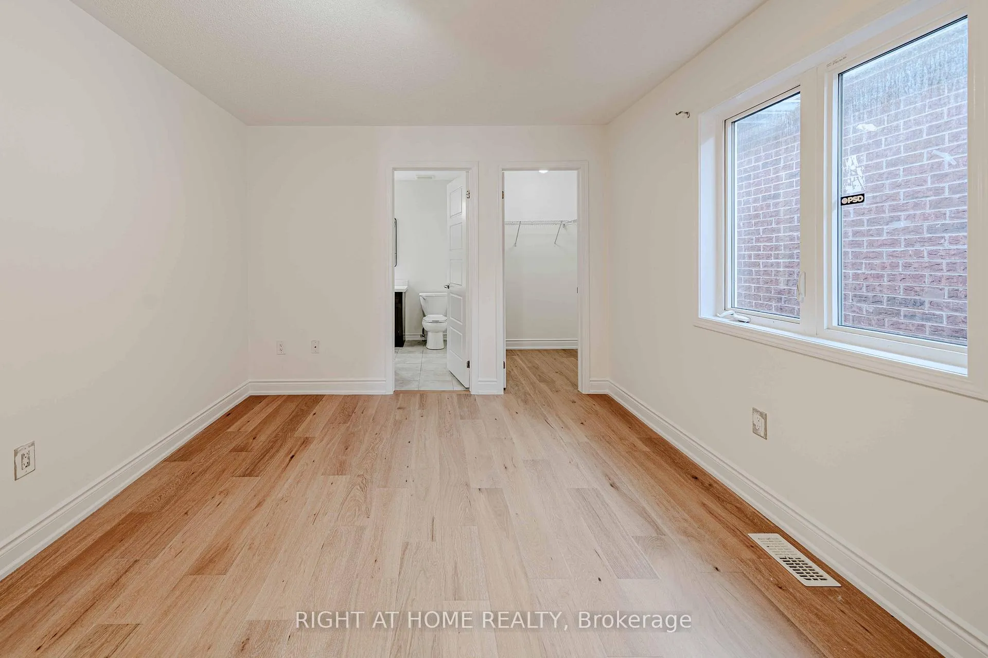 Photo 31 of 3 Leadenhall Road, Brampton, Northwest Brampton — HOMEH