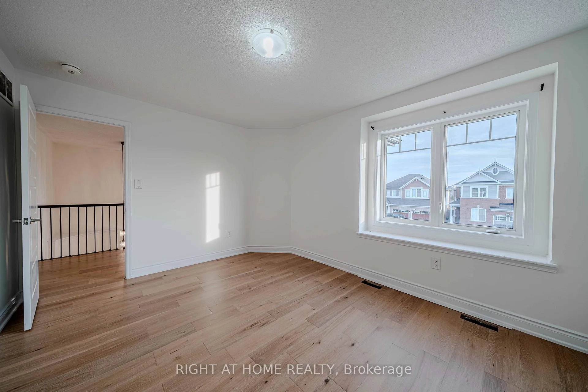 Photo 37 of 3 Leadenhall Road, Brampton, Northwest Brampton — HOMEH
