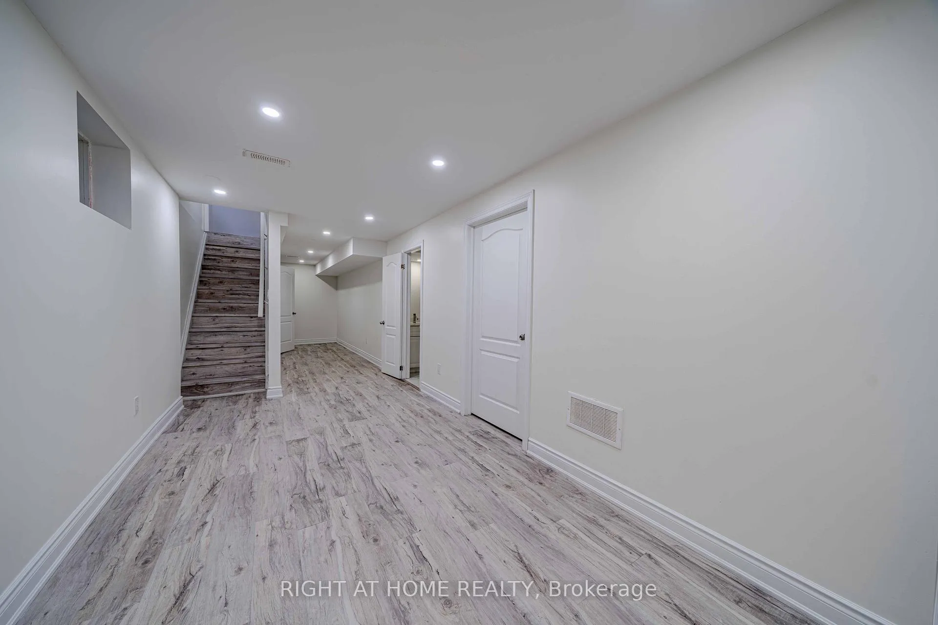 Photo 41 of 3 Leadenhall Road, Brampton, Northwest Brampton — HOMEH