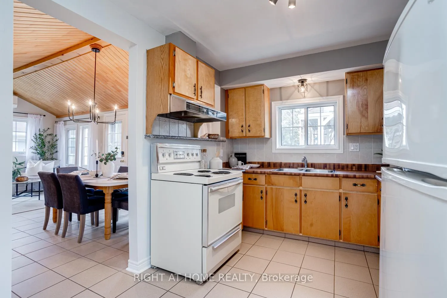 Photo 10 of 120 Cedar Grove Drive, Scugog, Rural Scugog — HOMEH