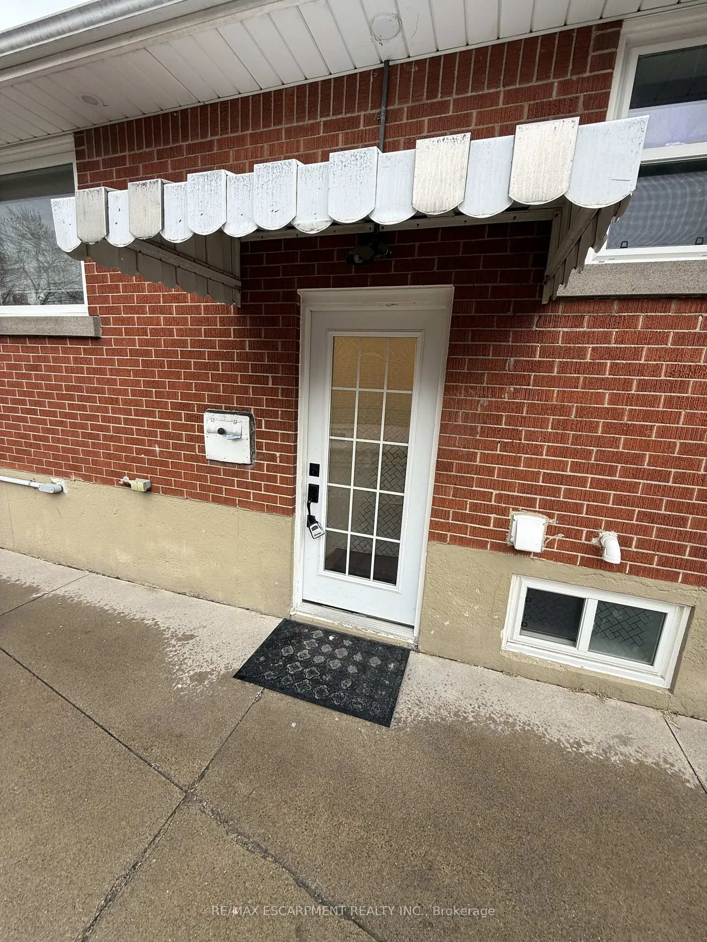 Photo 3 of Unit Basement, 79 Castlefield Drive, Hamilton, Hampton Heights — HOMEH