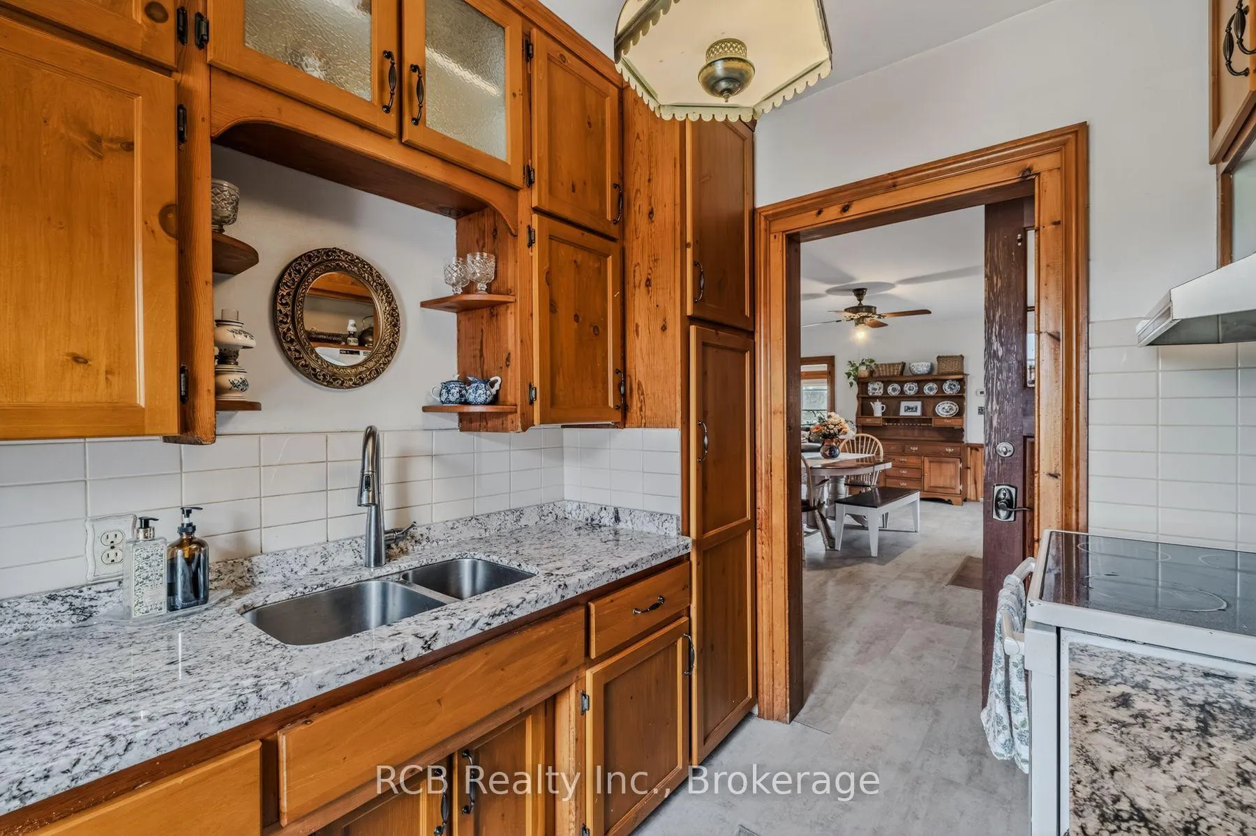 Photo 11 of 3531 Governors Road, Hamilton, Rural Flamborough — HOMEH