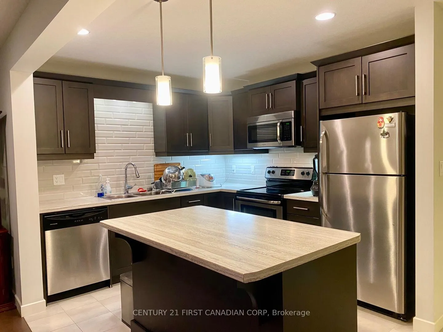 Photo 5 of 7 Empire Parkway, St. Thomas — HOMEH