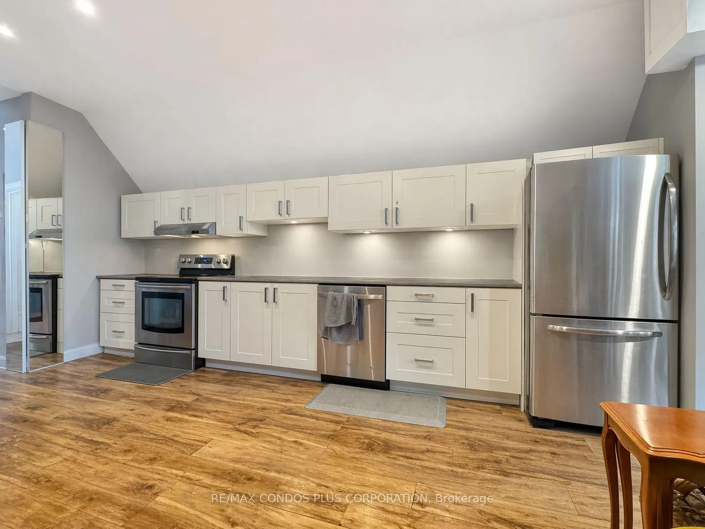 Photo 4 of 869 Beach Boulevard, Hamilton, Hamilton Beach — HOMEH
