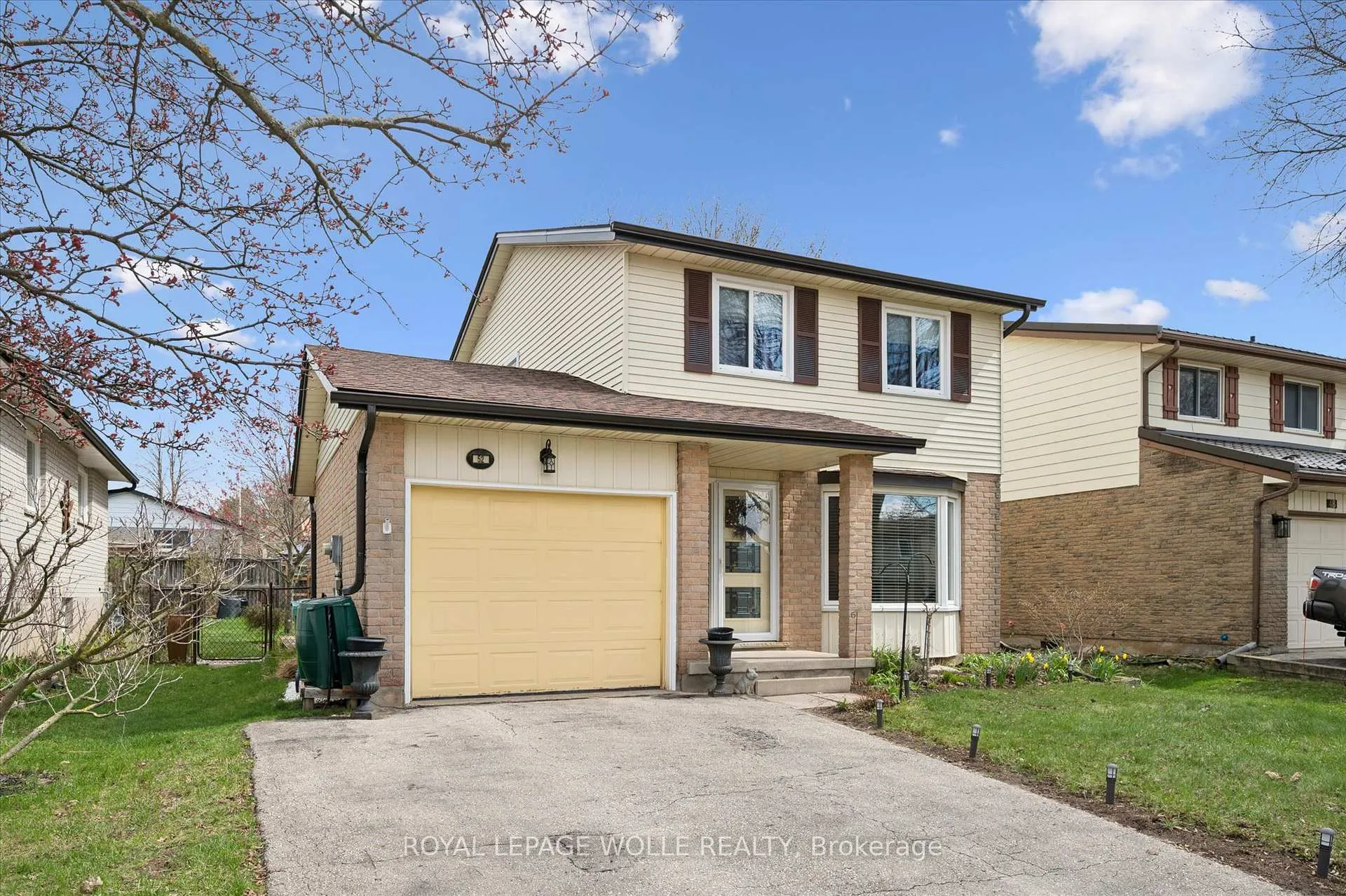 Photo 4 of 52 Tuerr Drive, Kitchener — HOMEH