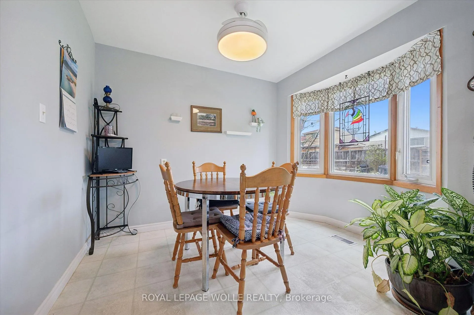 Photo 15 of 52 Tuerr Drive, Kitchener — HOMEH