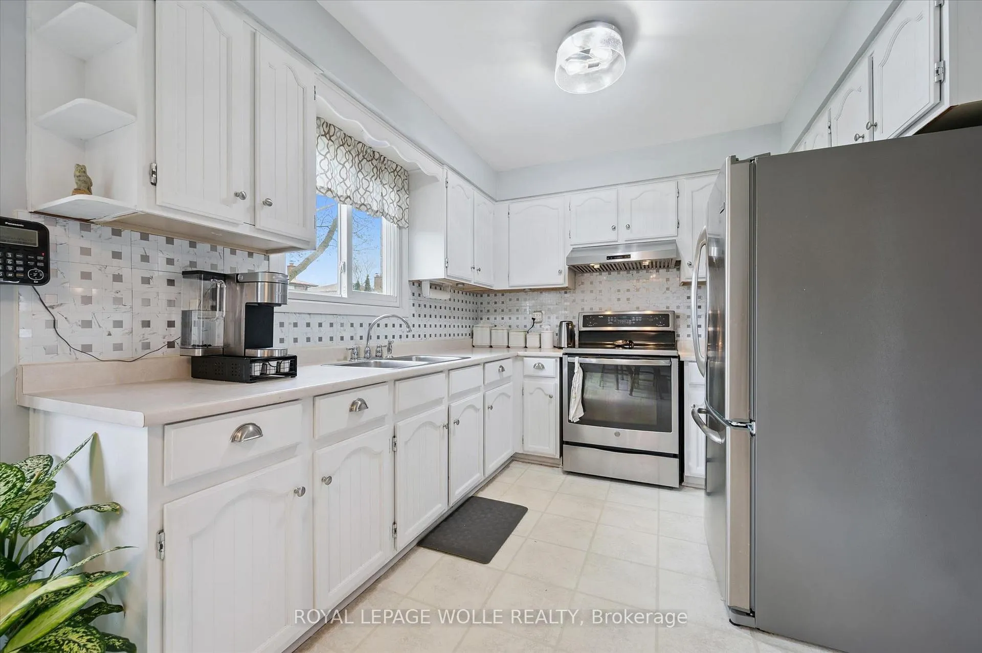 Photo 17 of 52 Tuerr Drive, Kitchener — HOMEH
