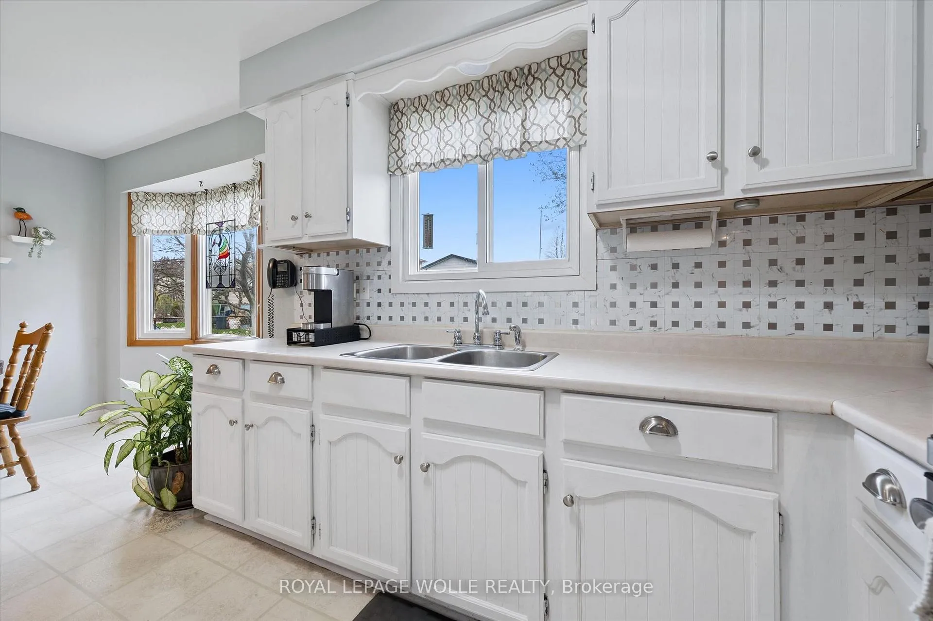 Photo 18 of 52 Tuerr Drive, Kitchener — HOMEH