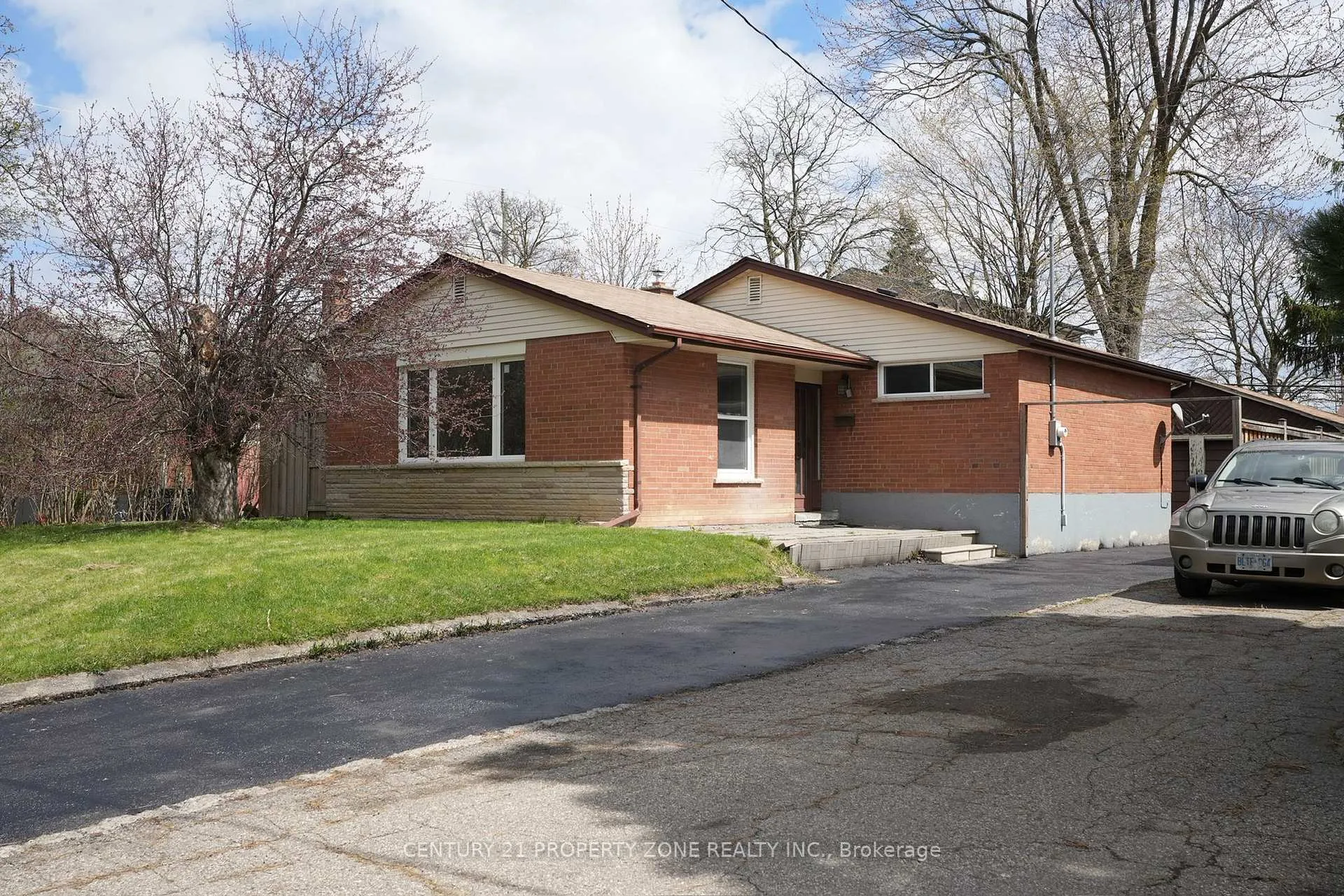 Photo 1 of 5 Hadrina Street, Brampton, Northwood Park — HOMEH