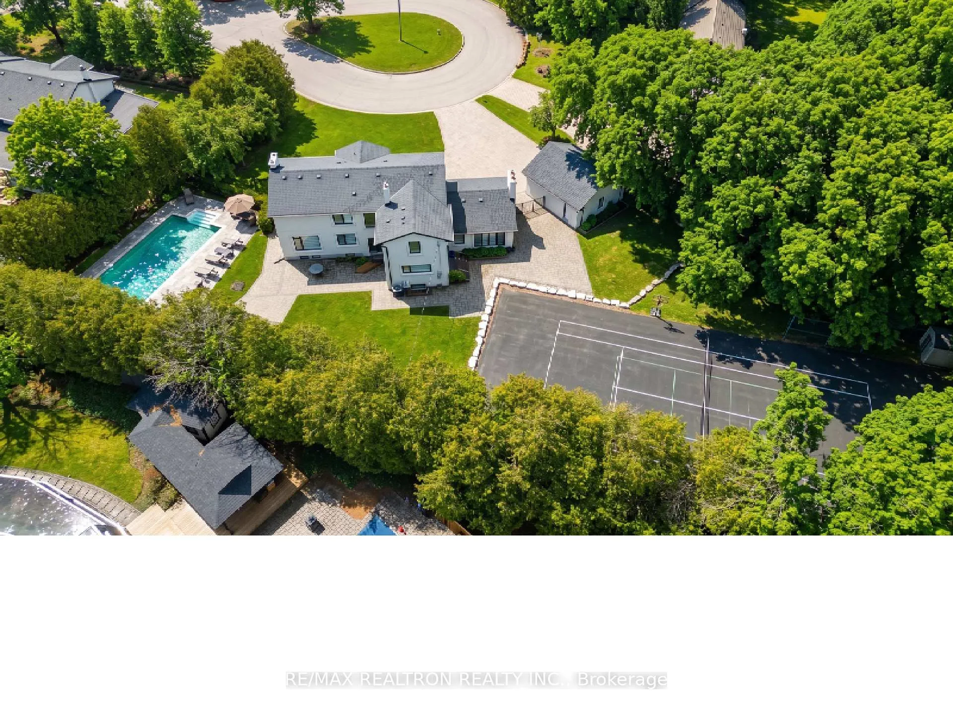 Photo 3 of 3 Rosea Court, Markham, Bayview Glen — HOMEH