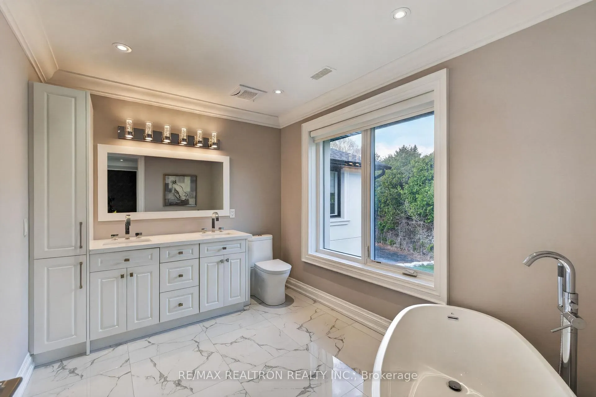 Photo 25 of 3 Rosea Court, Markham, Bayview Glen — HOMEH
