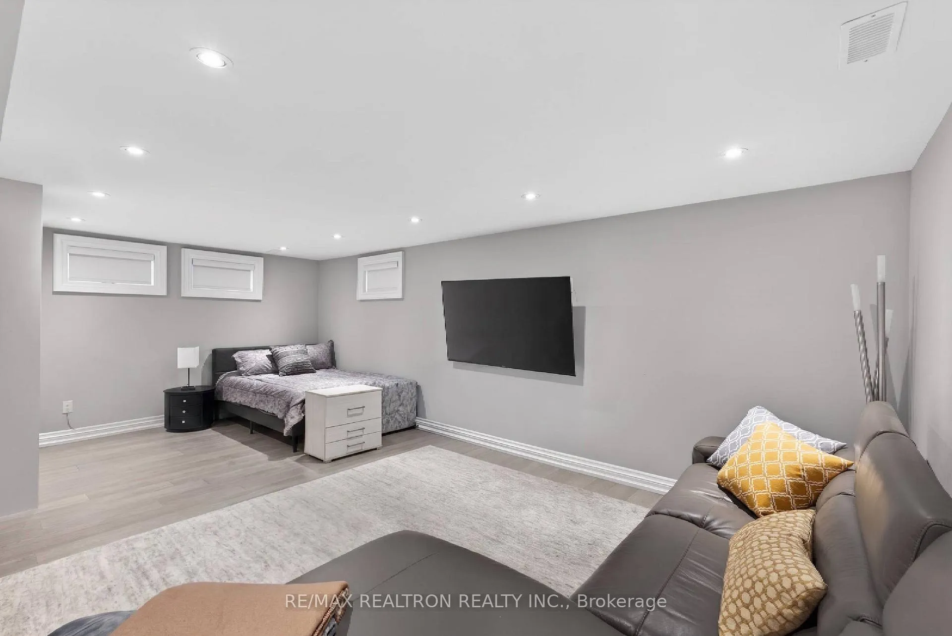 Photo 32 of 3 Rosea Court, Markham, Bayview Glen — HOMEH