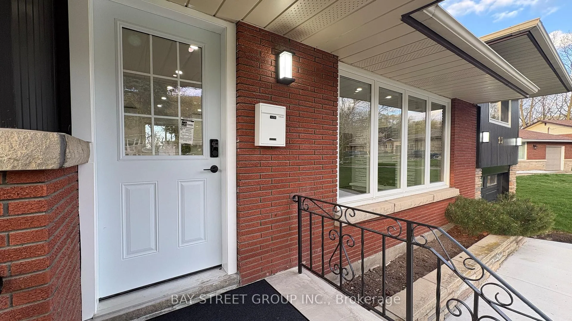 Photo 3 of 23 Glenbarr Road, St. Catharines, Glendale/Glenridge — HOMEH
