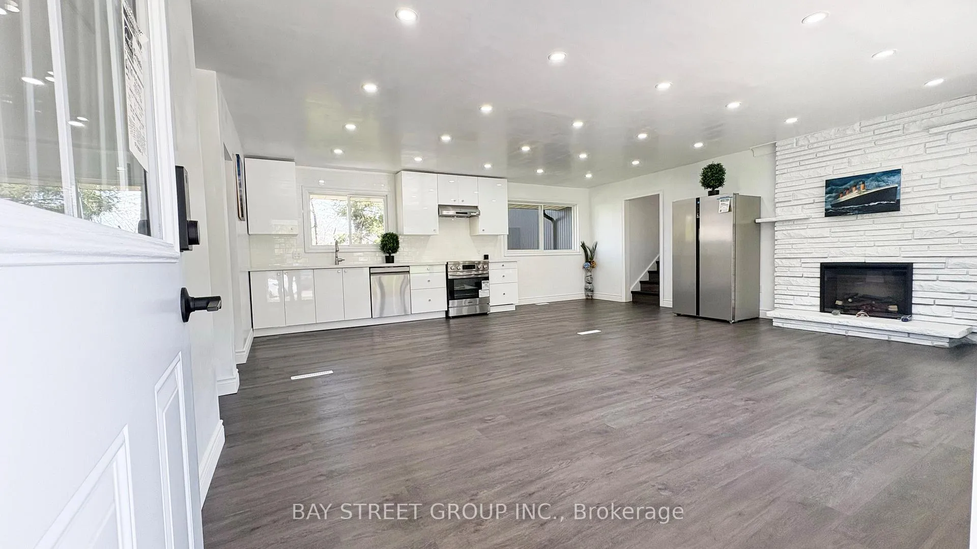 Photo 4 of 23 Glenbarr Road, St. Catharines, Glendale/Glenridge — HOMEH