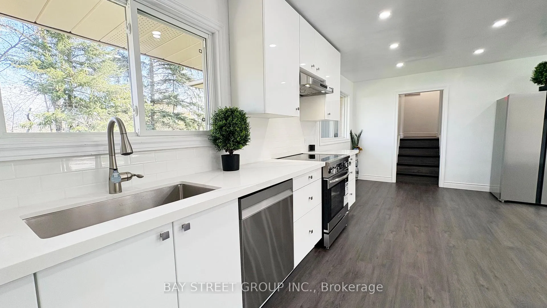 Photo 9 of 23 Glenbarr Road, St. Catharines, Glendale/Glenridge — HOMEH