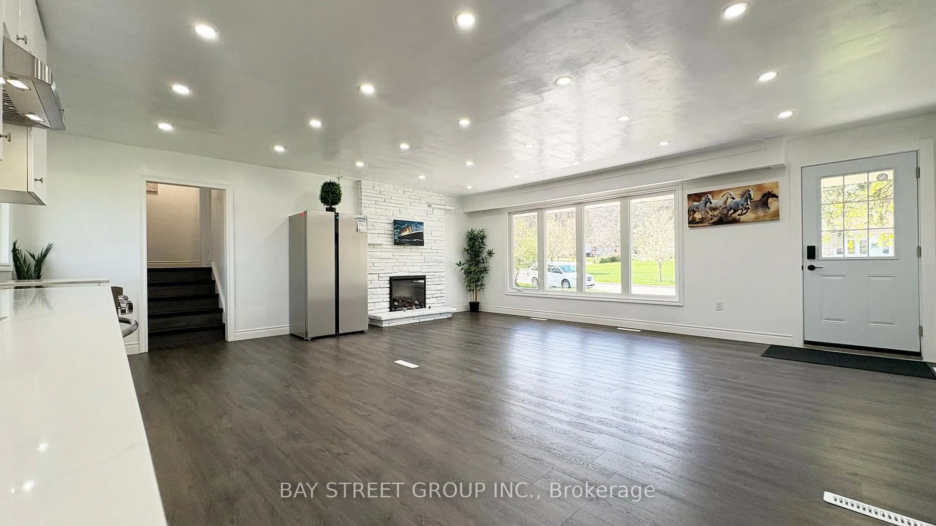 Photo 11 of 23 Glenbarr Road, St. Catharines, Glendale/Glenridge — HOMEH