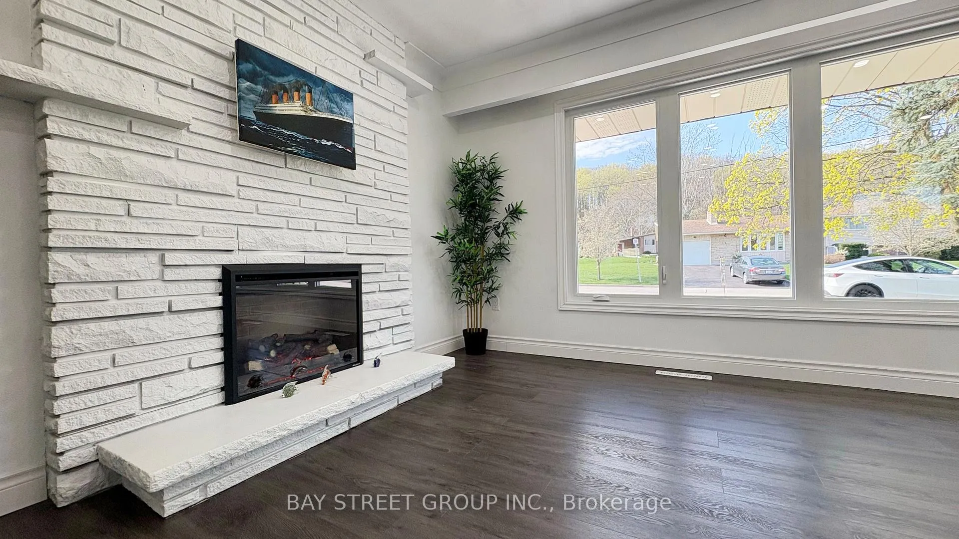 Photo 12 of 23 Glenbarr Road, St. Catharines, Glendale/Glenridge — HOMEH