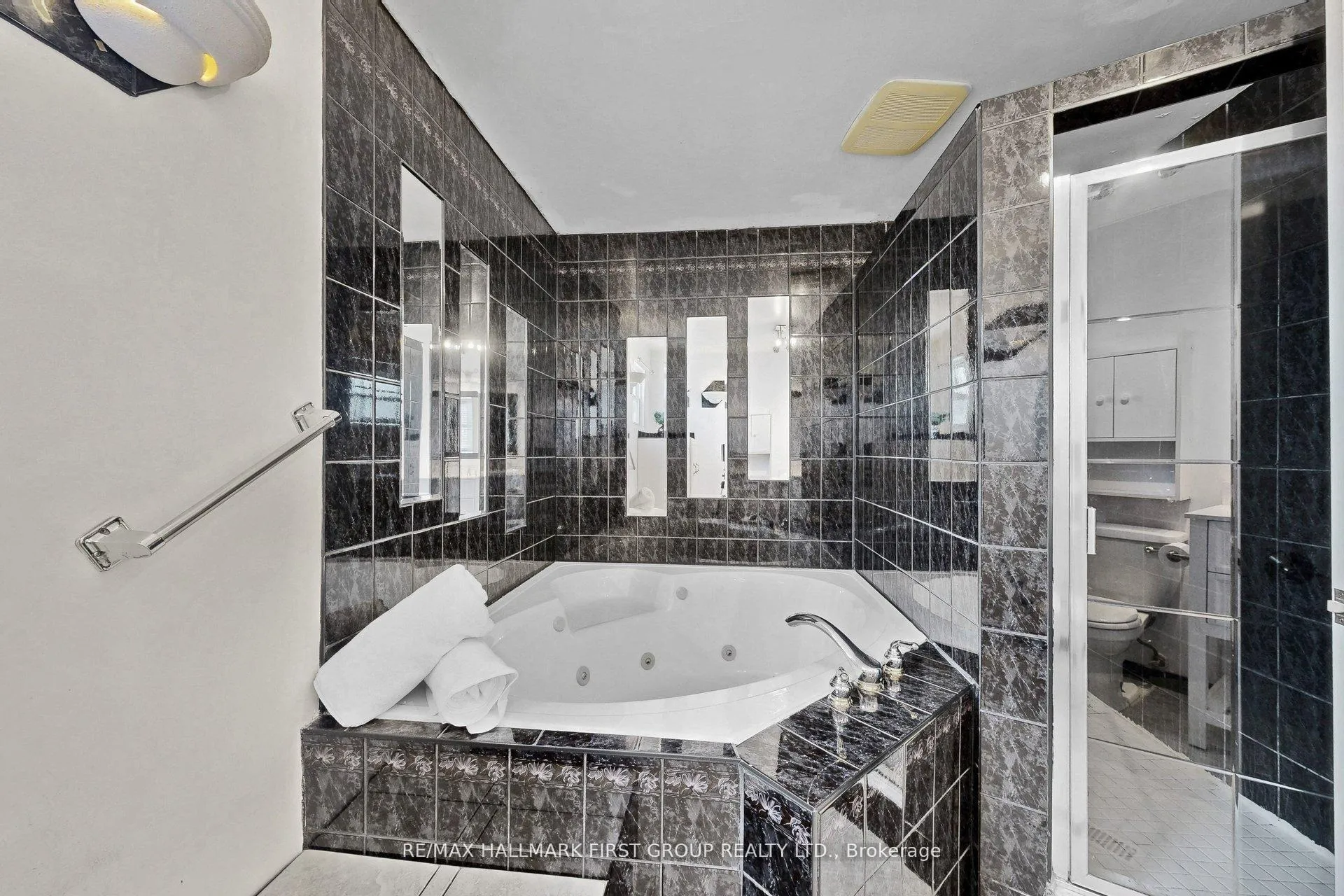 Photo 33 of 103 Nancy Mccredie Drive, Brampton, Brampton West — HOMEH