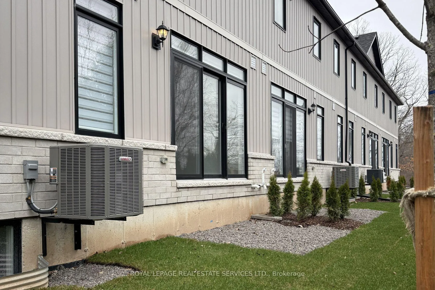 Photo 15 of Unit 4, 6894 Garner Road, Niagara Falls, Forestview — HOMEH