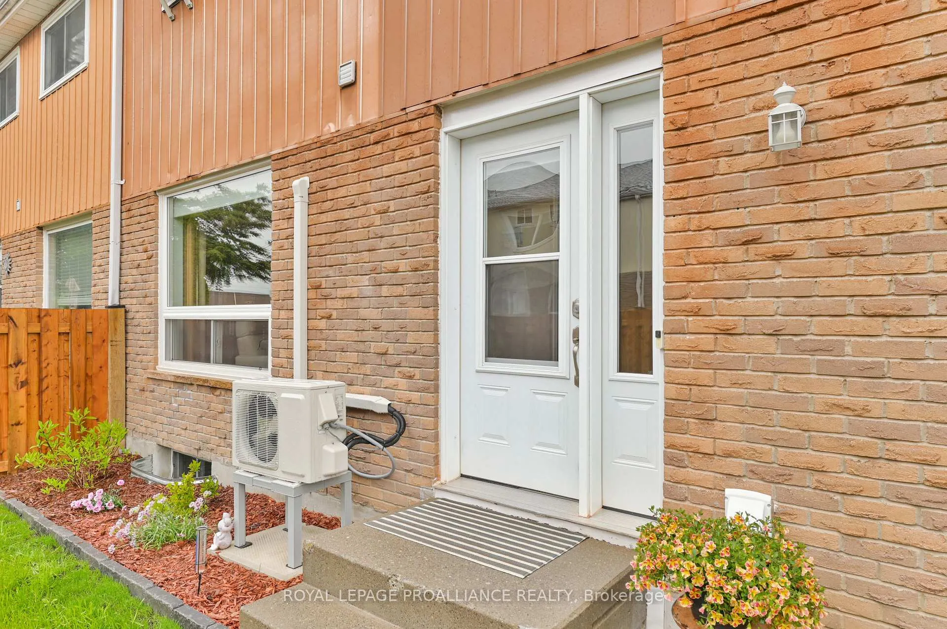 Photo 4 of Unit 31, 17 Tracey Park Drive, Belleville, Belleville Ward — HOMEH