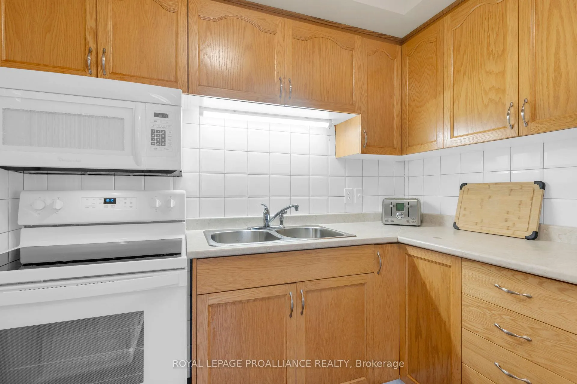 Photo 11 of Unit 31, 17 Tracey Park Drive, Belleville, Belleville Ward — HOMEH