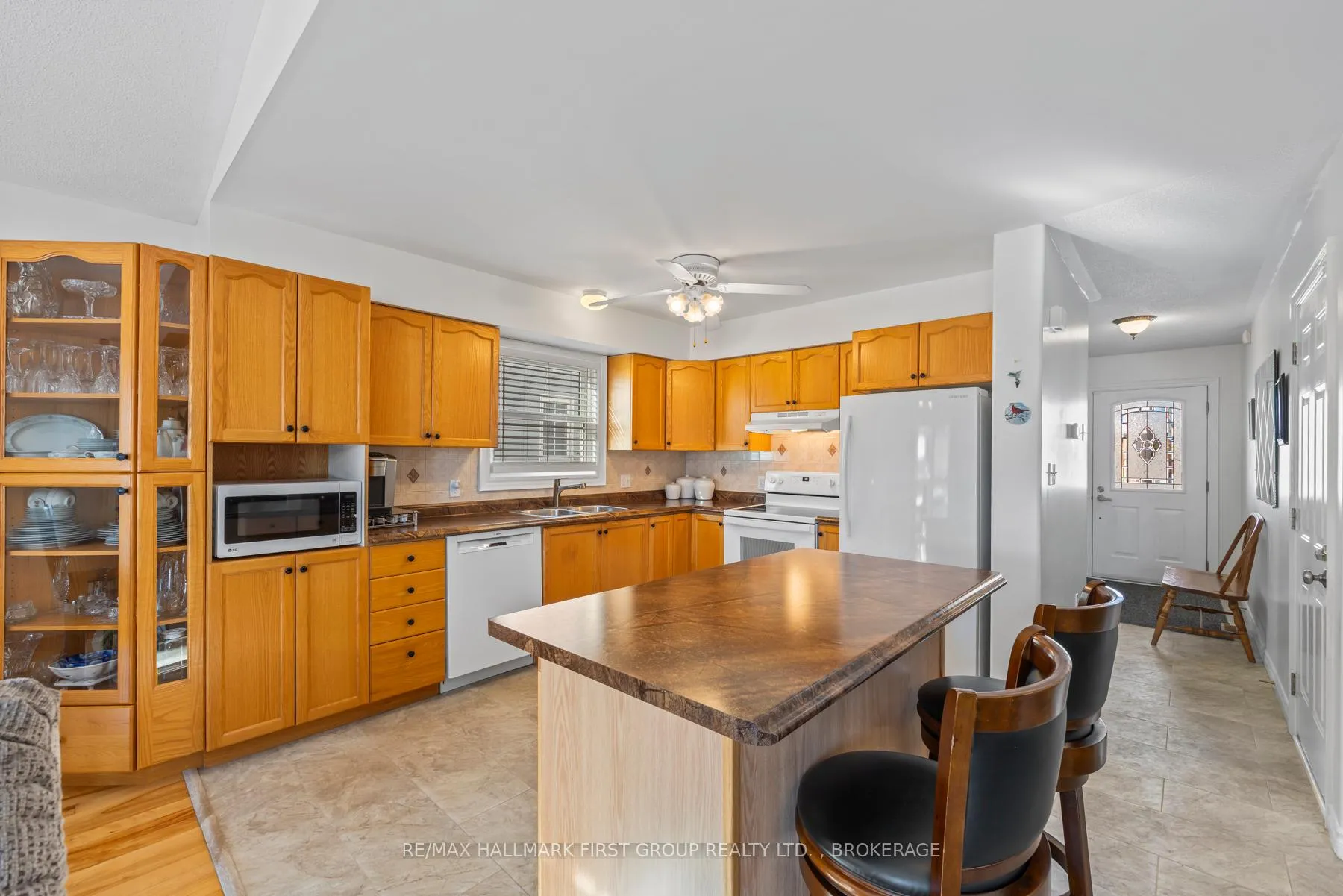 Photo 6 of 979 Rainbow Crescent, Kingston, Kingston East (Incl Barret Crt) — HOMEH