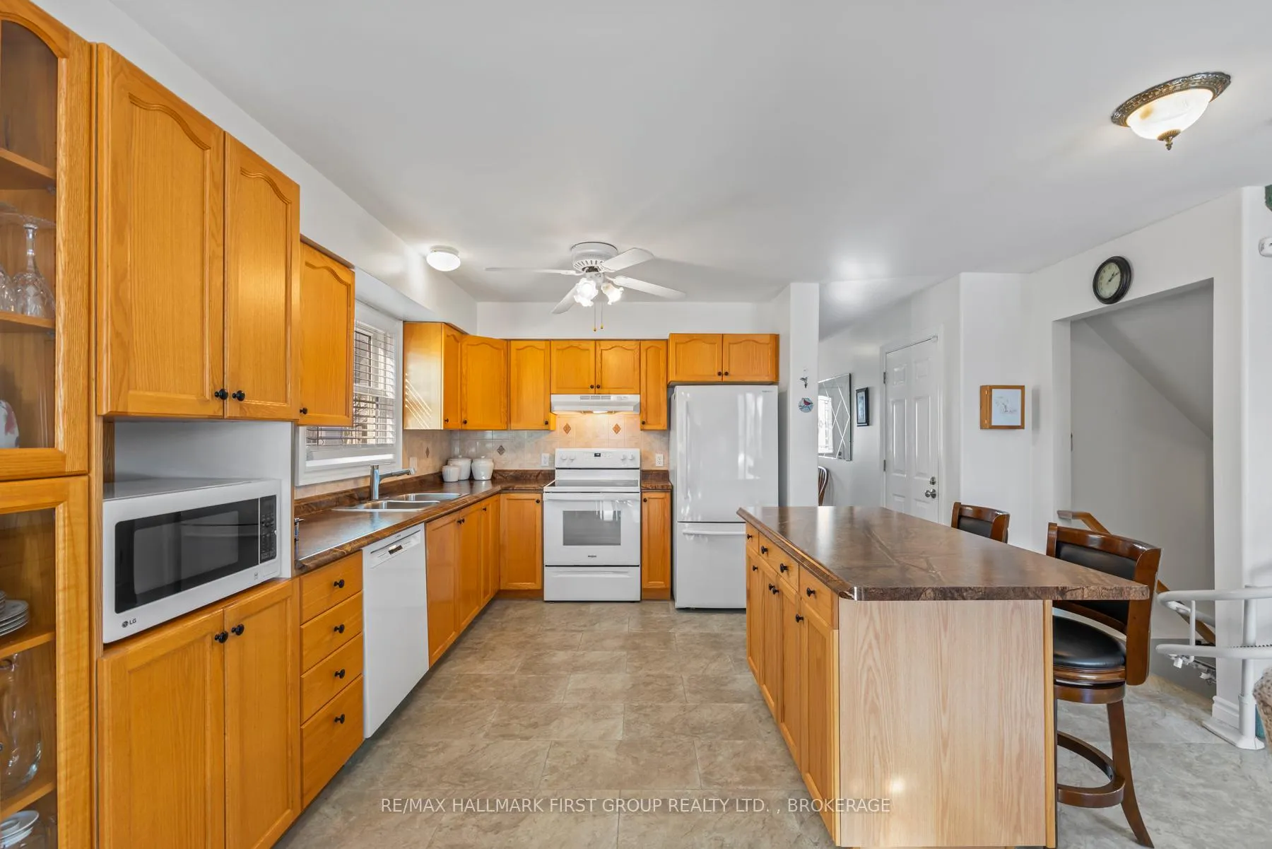 Photo 7 of 979 Rainbow Crescent, Kingston, Kingston East (Incl Barret Crt) — HOMEH