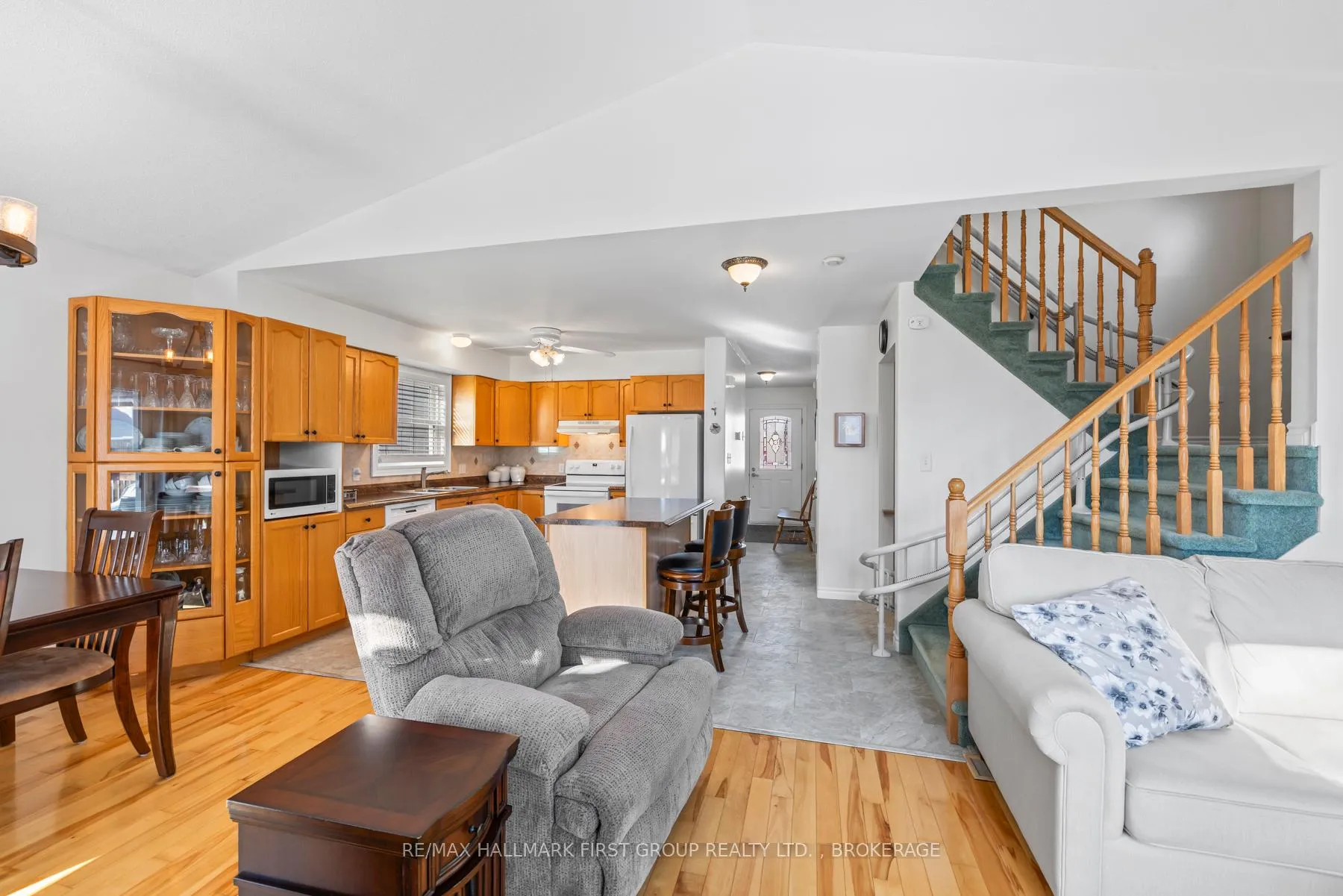 Photo 9 of 979 Rainbow Crescent, Kingston, Kingston East (Incl Barret Crt) — HOMEH