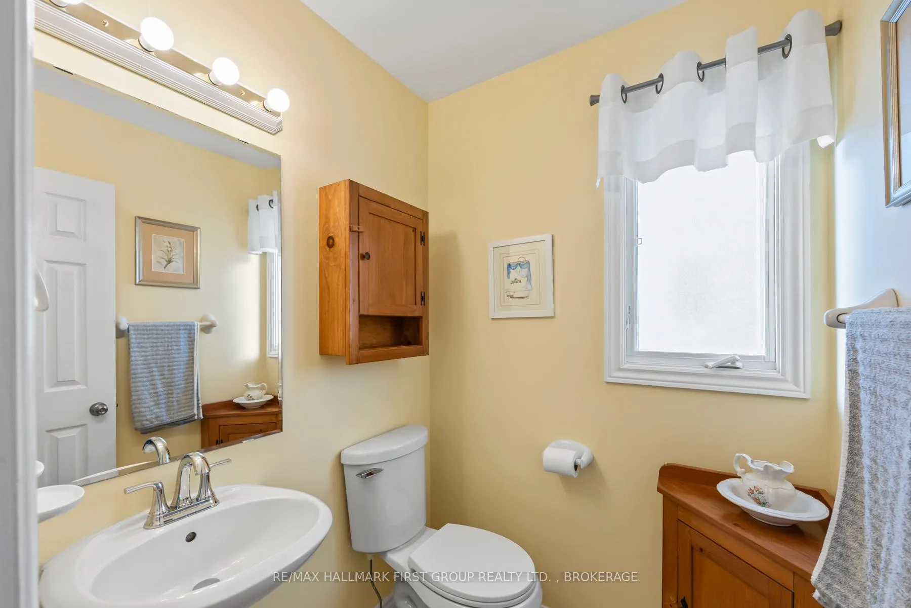 Photo 14 of 979 Rainbow Crescent, Kingston, Kingston East (Incl Barret Crt) — HOMEH