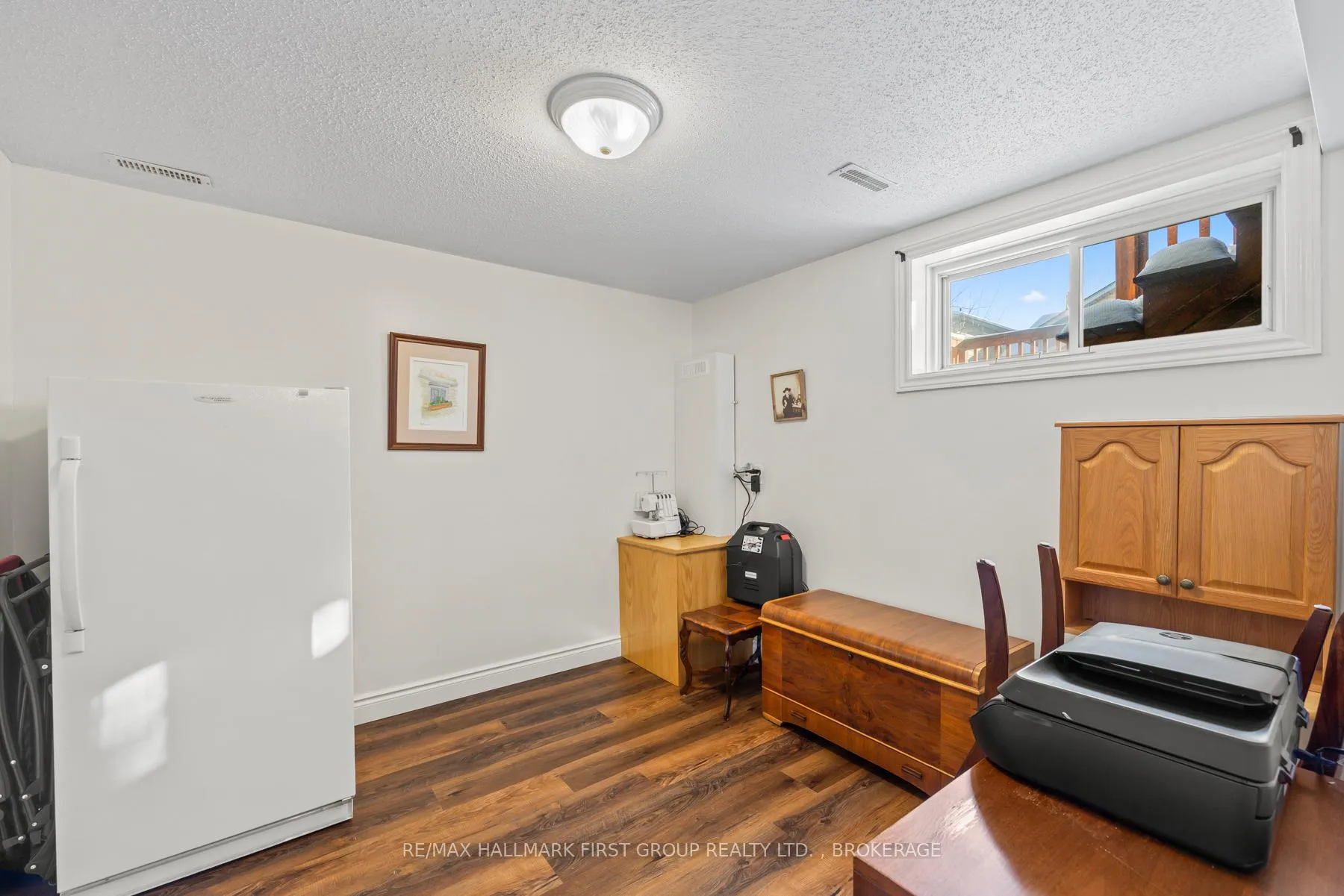 Photo 23 of 979 Rainbow Crescent, Kingston, Kingston East (Incl Barret Crt) — HOMEH