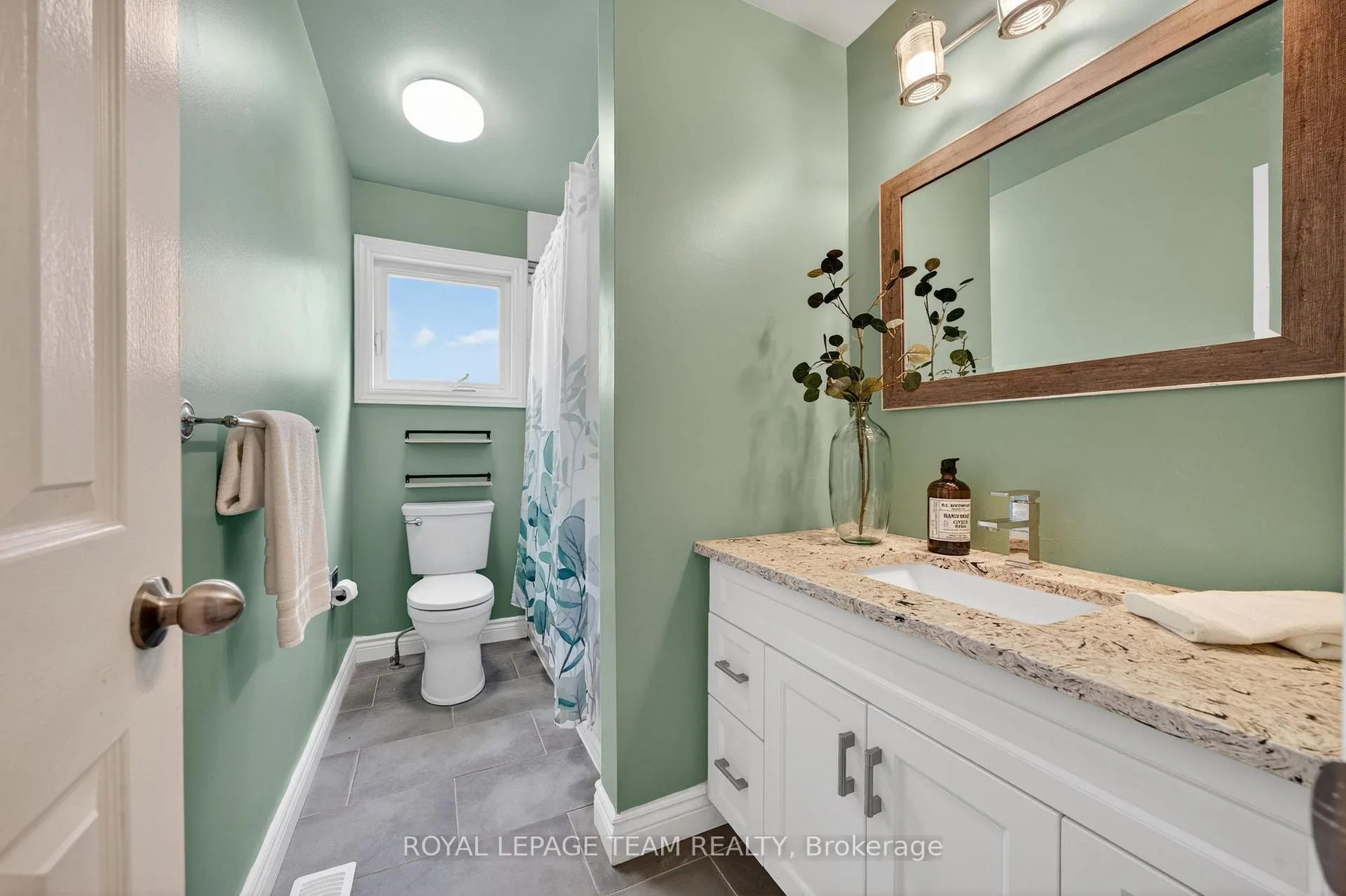 Photo 31 of 161 Springwater Drive, Ottawa, Kanata - Bridlewood — HOMEH