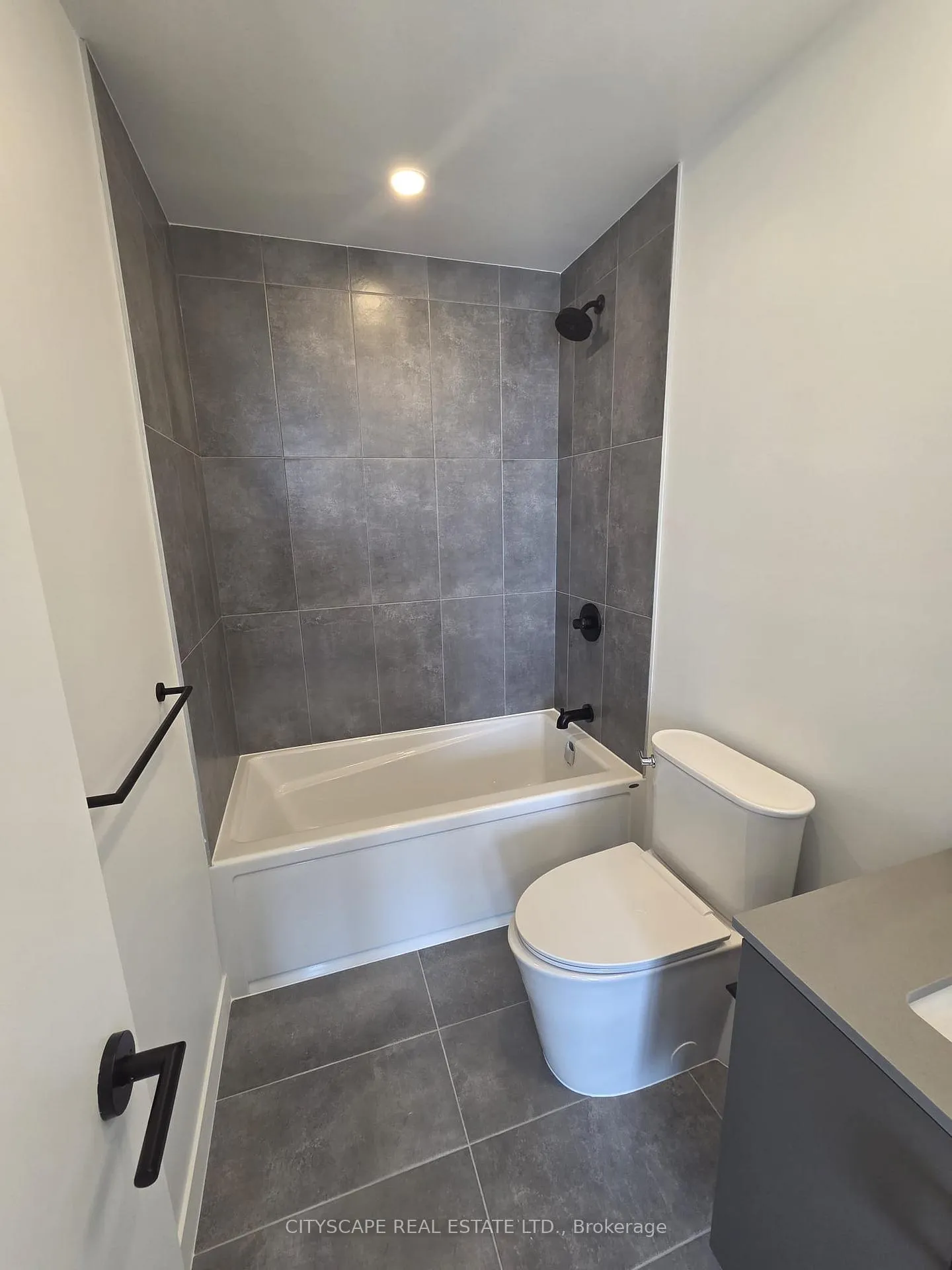 Photo 9 of Unit C709, 4878 Powers Common, Burlington, Appleby — HOMEH