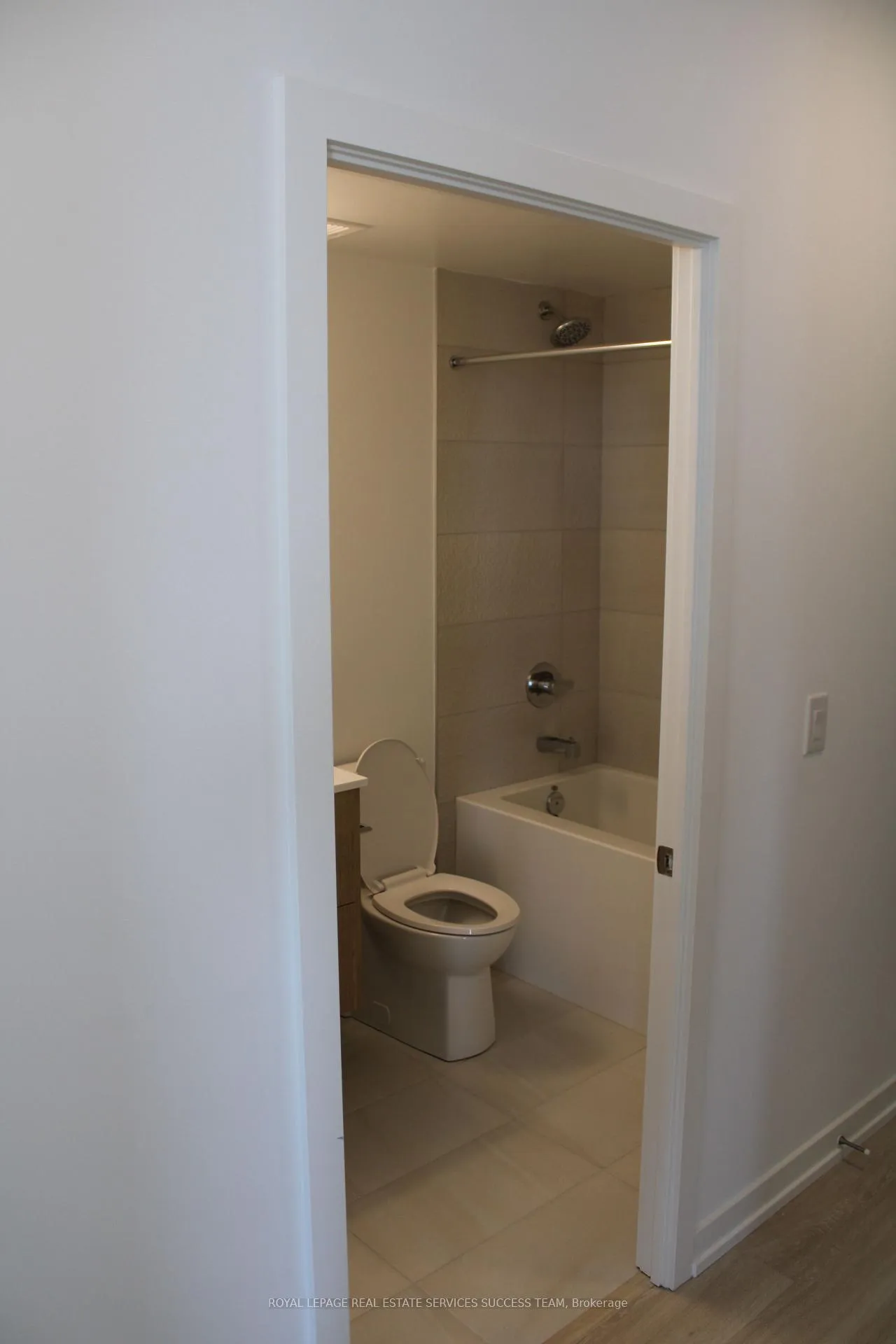 Photo 5 of Unit B-2205, 9751 Markham Road, Markham, Greensborough — HOMEH