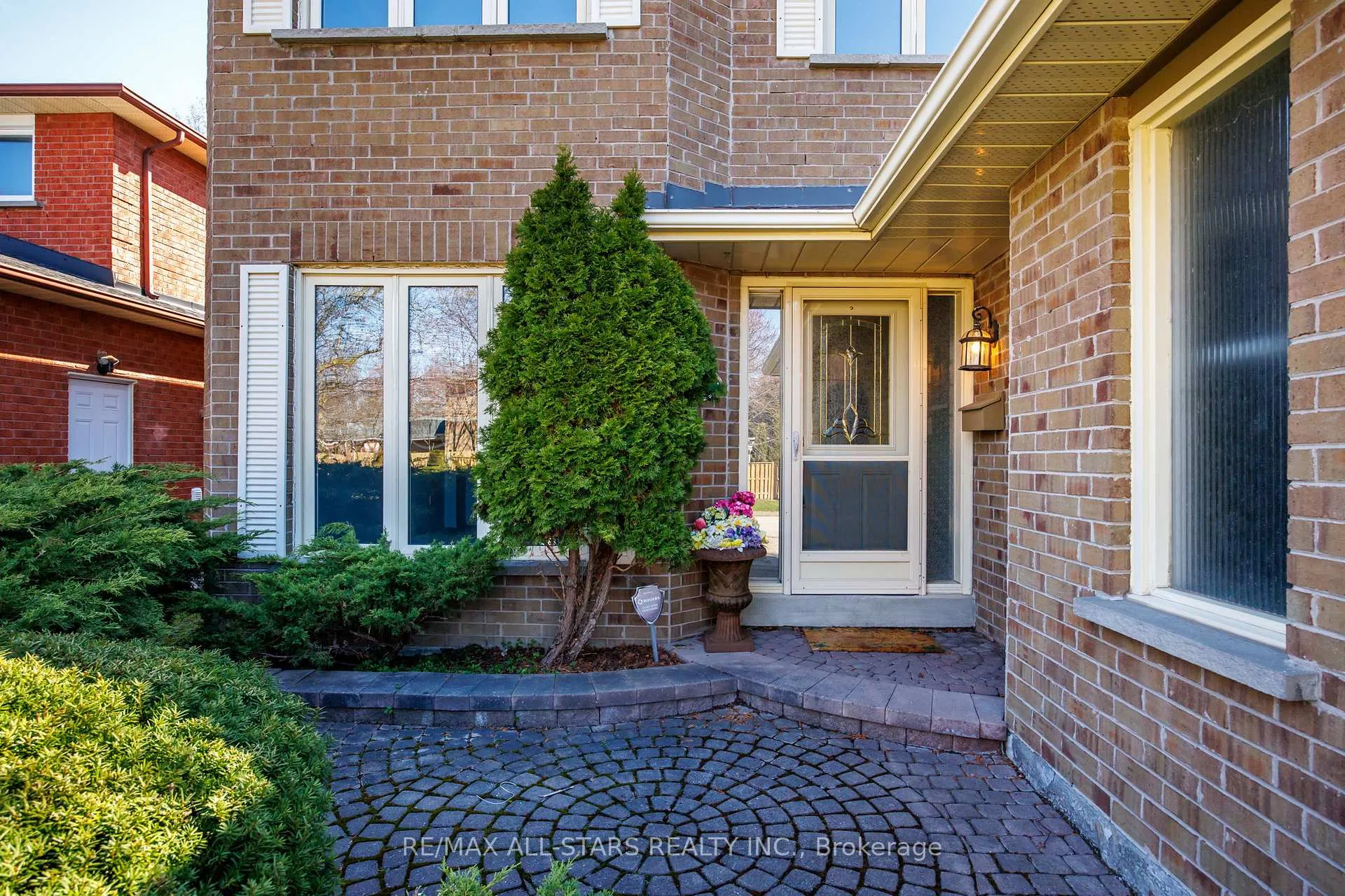 Photo 2 of 3 Bryant Road, Markham, Markham Village — HOMEH