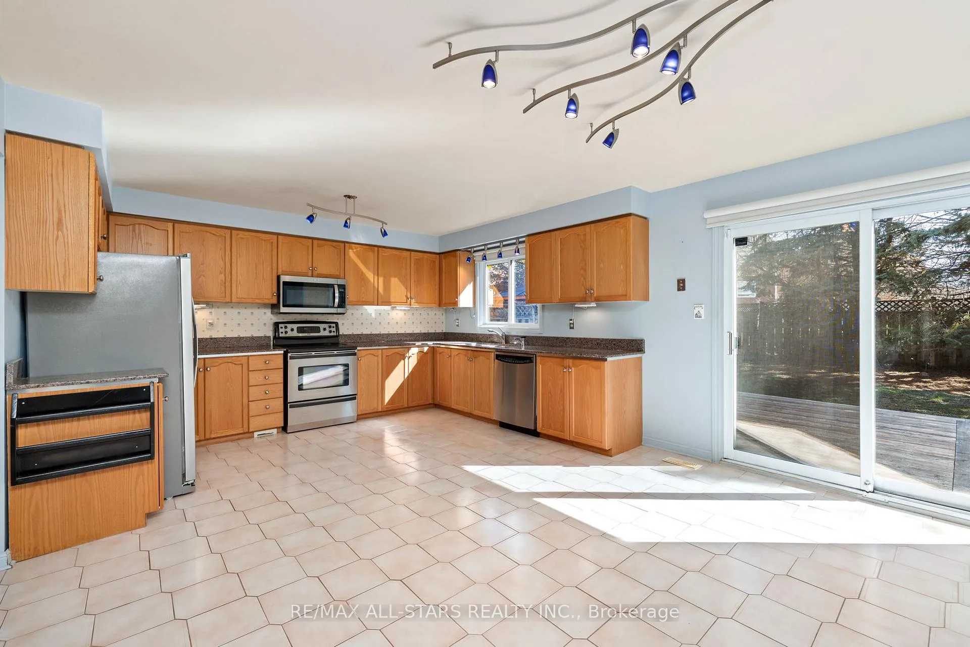 Photo 4 of 3 Bryant Road, Markham, Markham Village — HOMEH