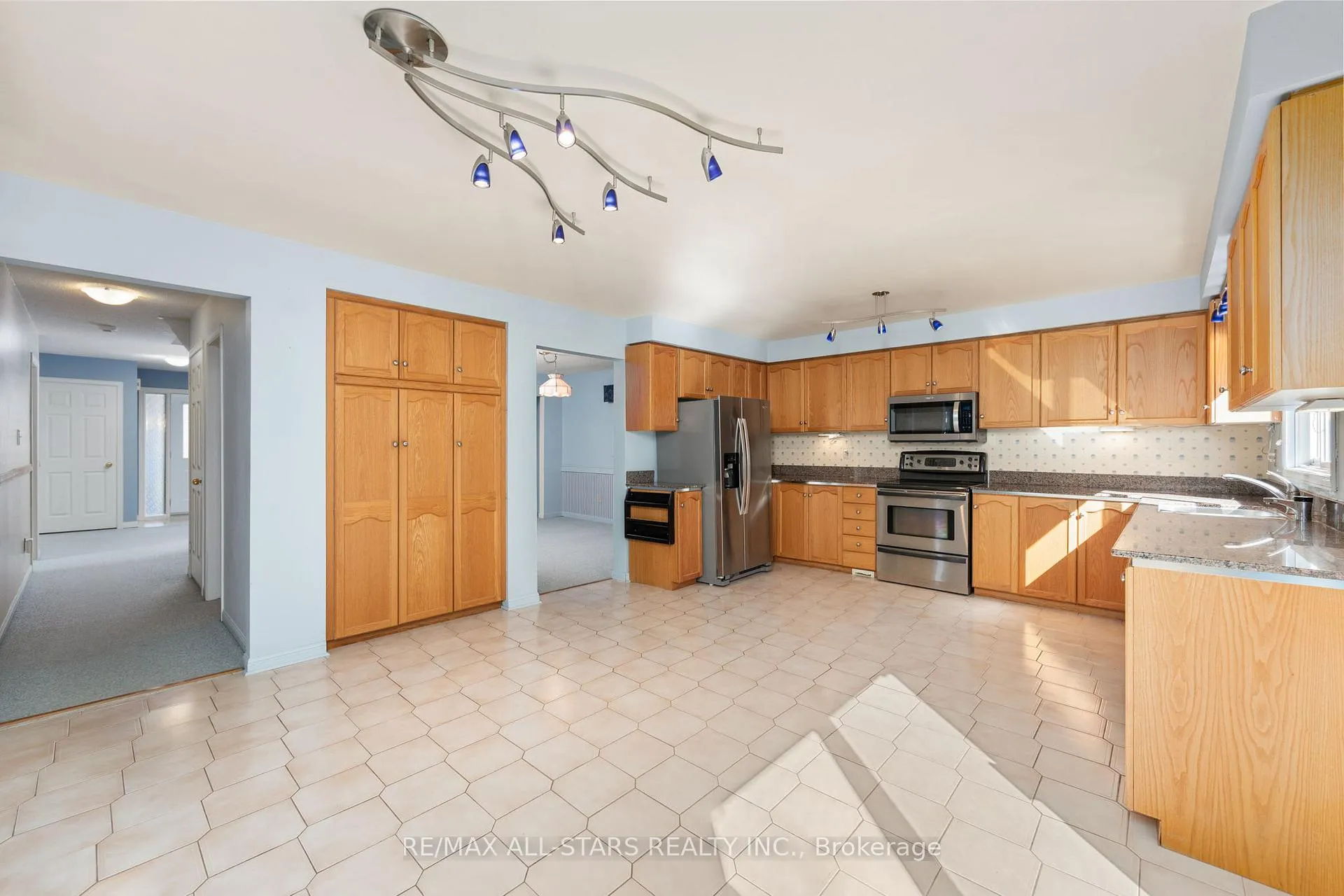 Photo 6 of 3 Bryant Road, Markham, Markham Village — HOMEH