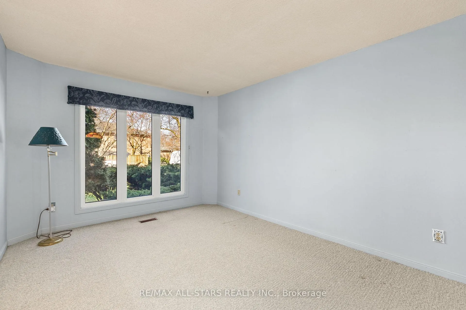 Photo 7 of 3 Bryant Road, Markham, Markham Village — HOMEH