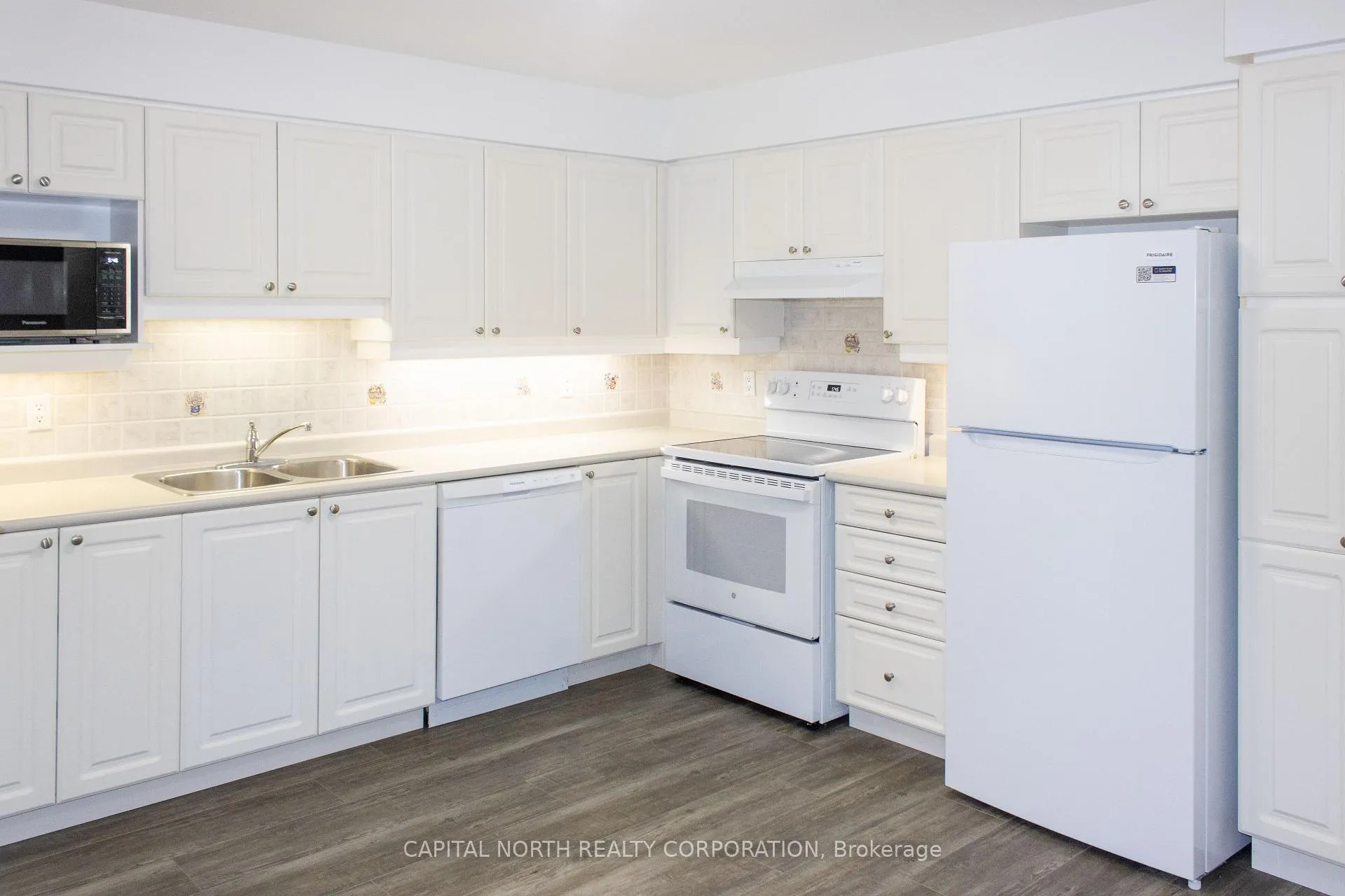 Photo 4 of Unit 412, 7373 Martingrove Road, Vaughan, Vaughan Grove — HOMEH