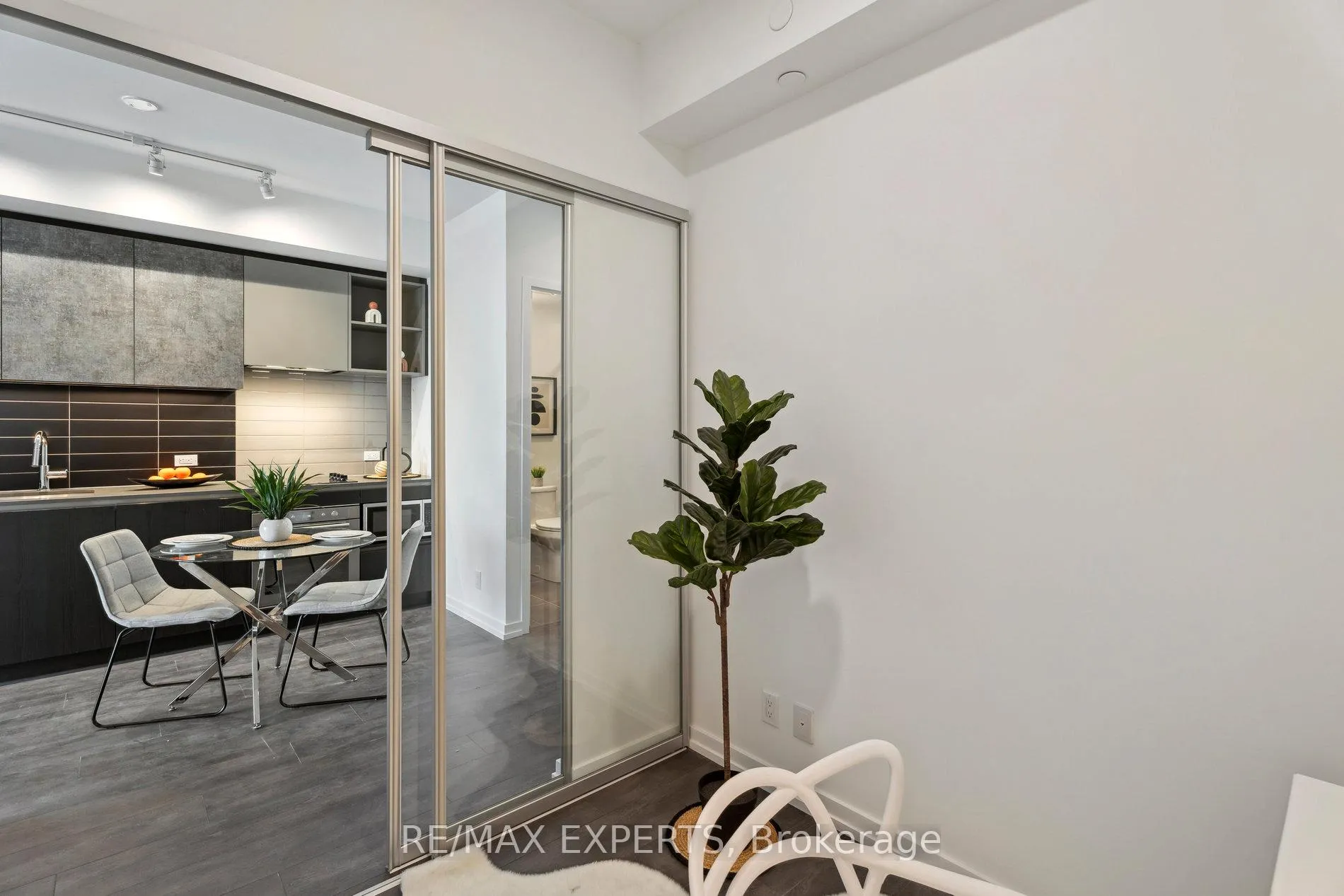 Photo 14 of Unit 907, 7890 Jane Street, Vaughan, Vaughan Corporate Centre — HOMEH
