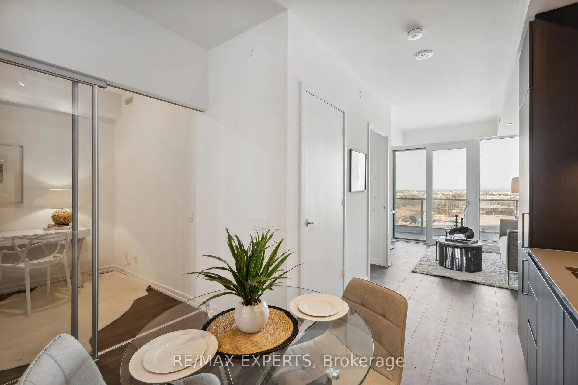 Photo 15 of Unit 907, 7890 Jane Street, Vaughan, Vaughan Corporate Centre — HOMEH