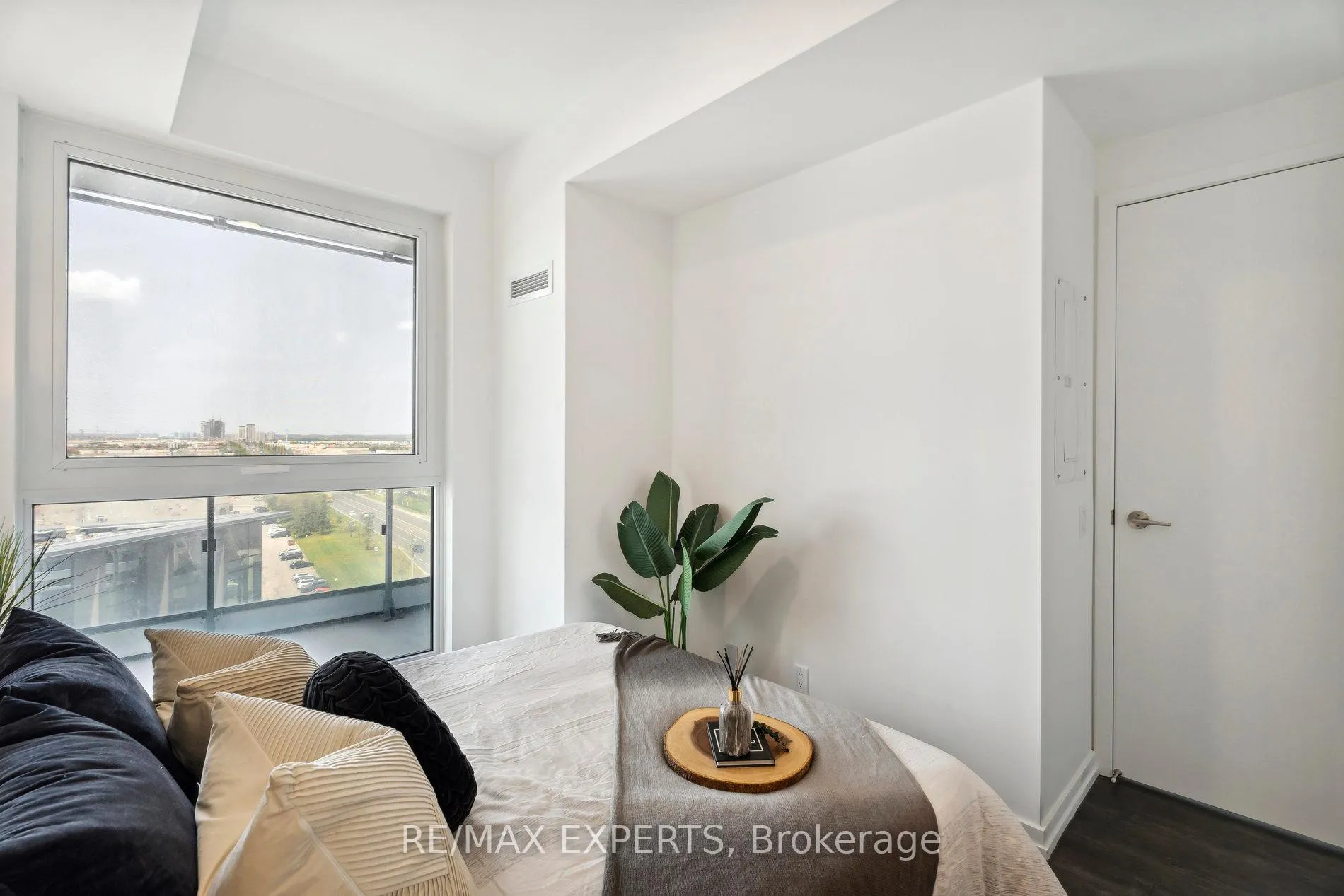 Photo 24 of Unit 907, 7890 Jane Street, Vaughan, Vaughan Corporate Centre — HOMEH