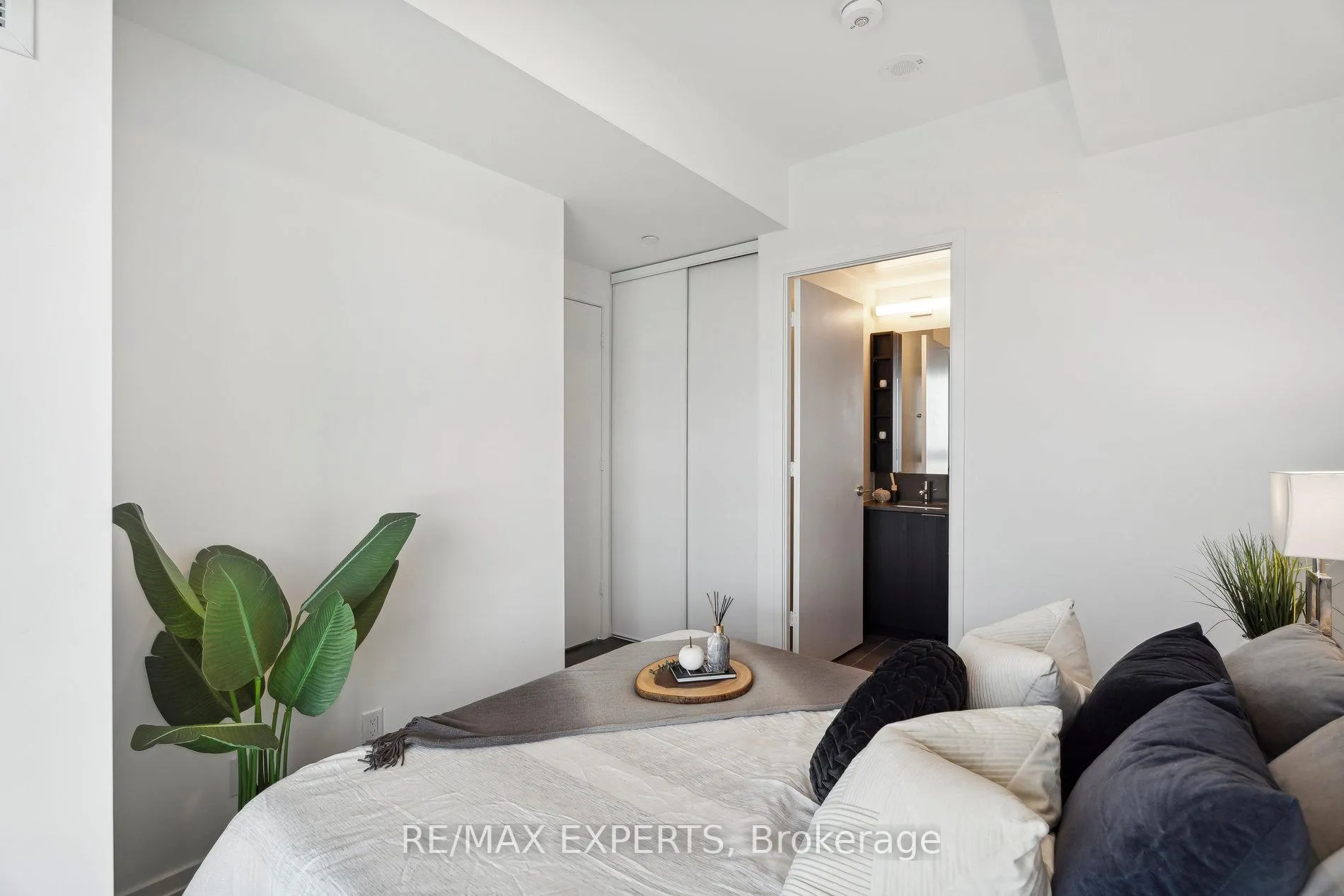 Photo 25 of Unit 907, 7890 Jane Street, Vaughan, Vaughan Corporate Centre — HOMEH