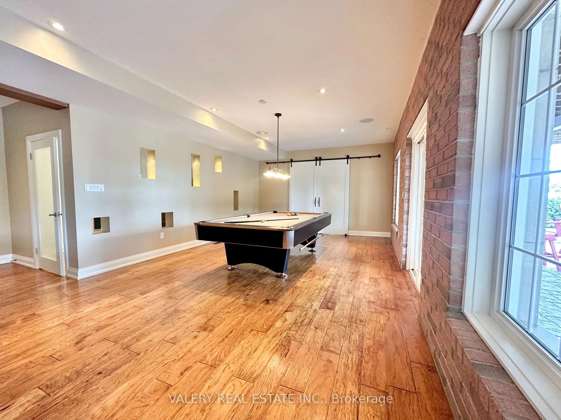 Photo 10 of 13 Classic Drive N, Brampton, Credit Valley — HOMEH