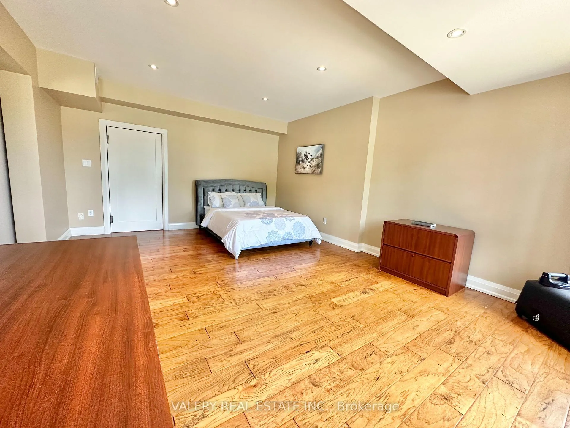 Photo 13 of 13 Classic Drive N, Brampton, Credit Valley — HOMEH