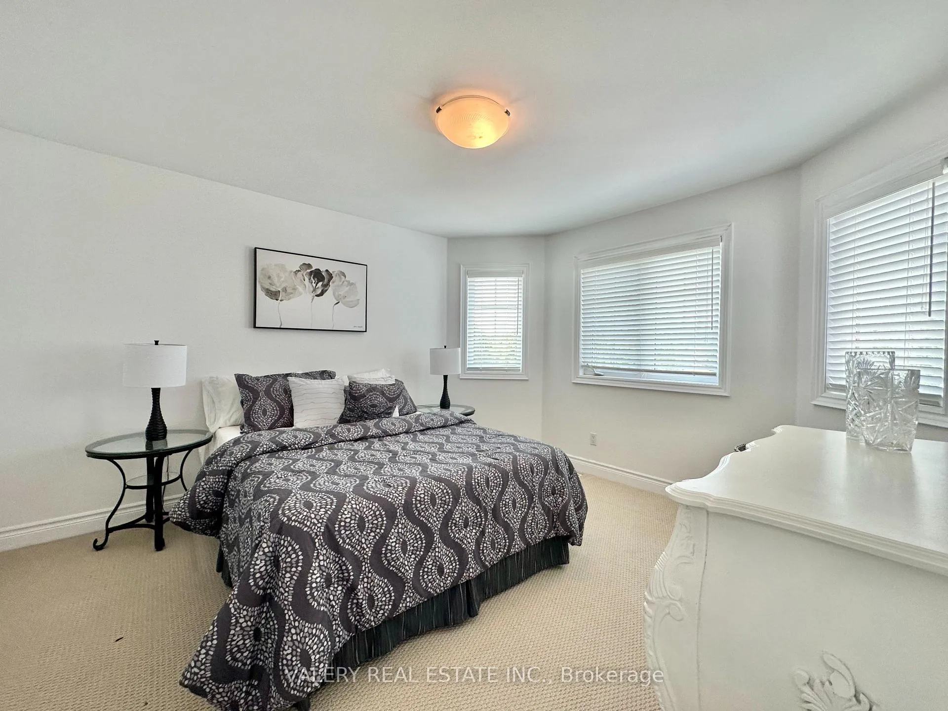 Photo 20 of 13 Classic Drive N, Brampton, Credit Valley — HOMEH