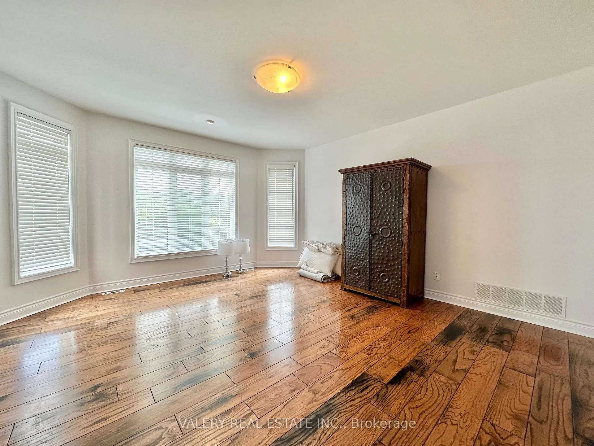 Photo 27 of 13 Classic Drive N, Brampton, Credit Valley — HOMEH