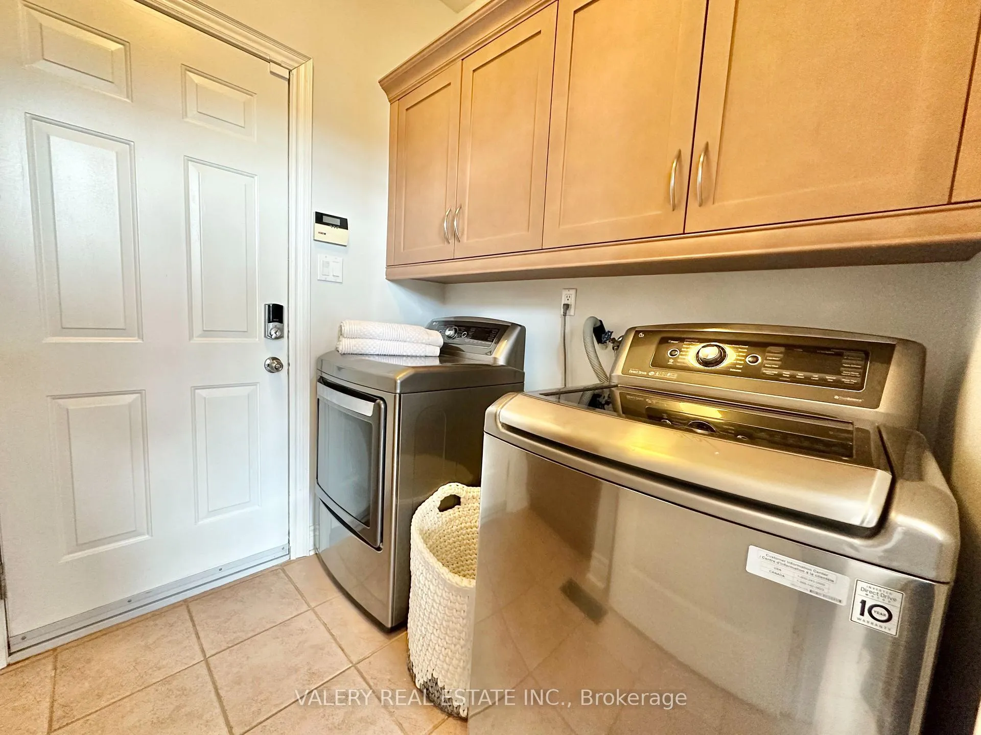 Photo 31 of 13 Classic Drive N, Brampton, Credit Valley — HOMEH
