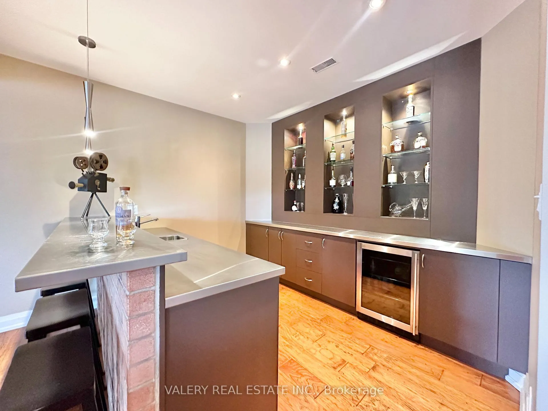 Photo 38 of 13 Classic Drive N, Brampton, Credit Valley — HOMEH