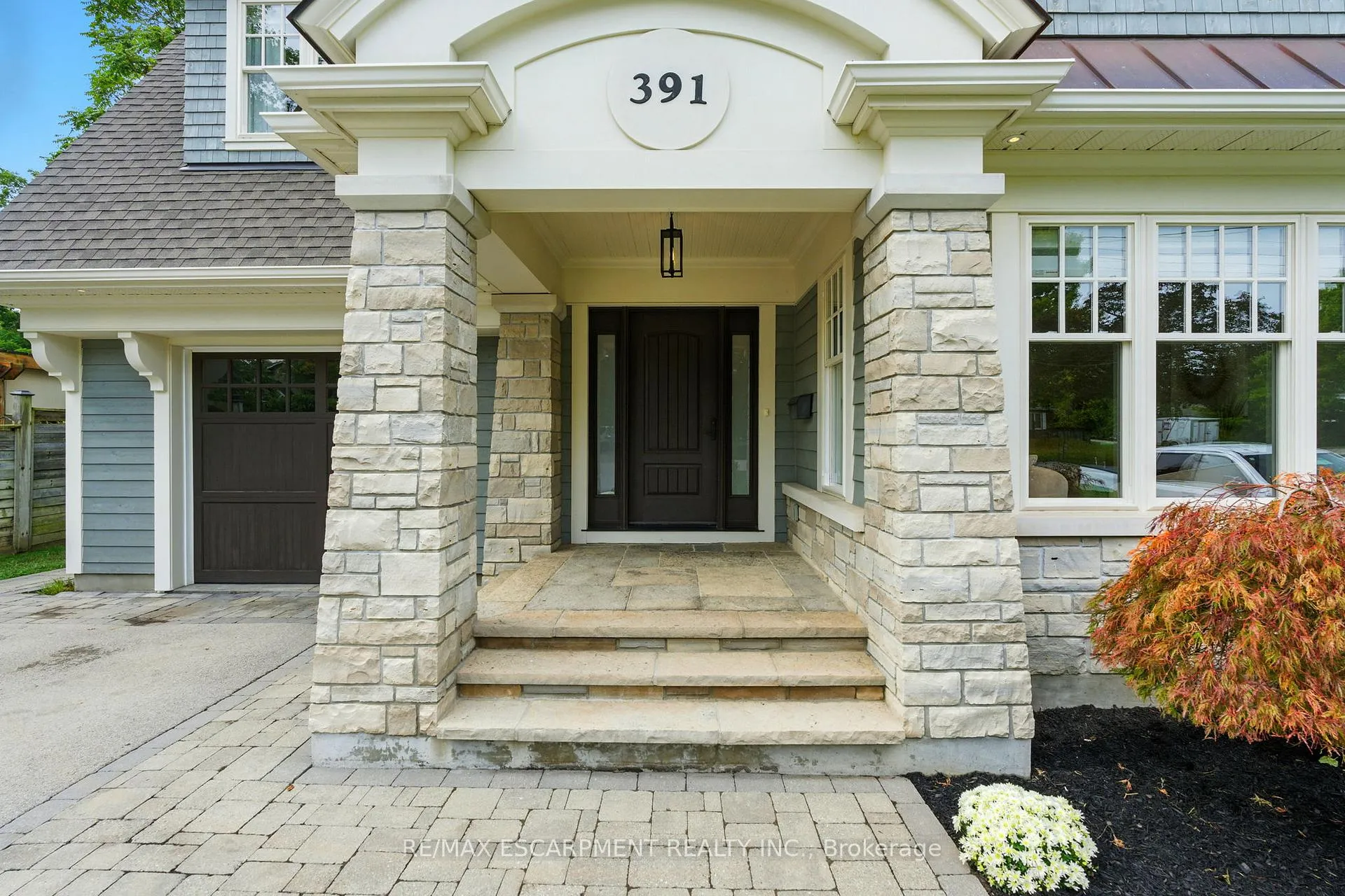 Photo 3 of 391 Patricia Drive, Burlington, Bayview — HOMEH