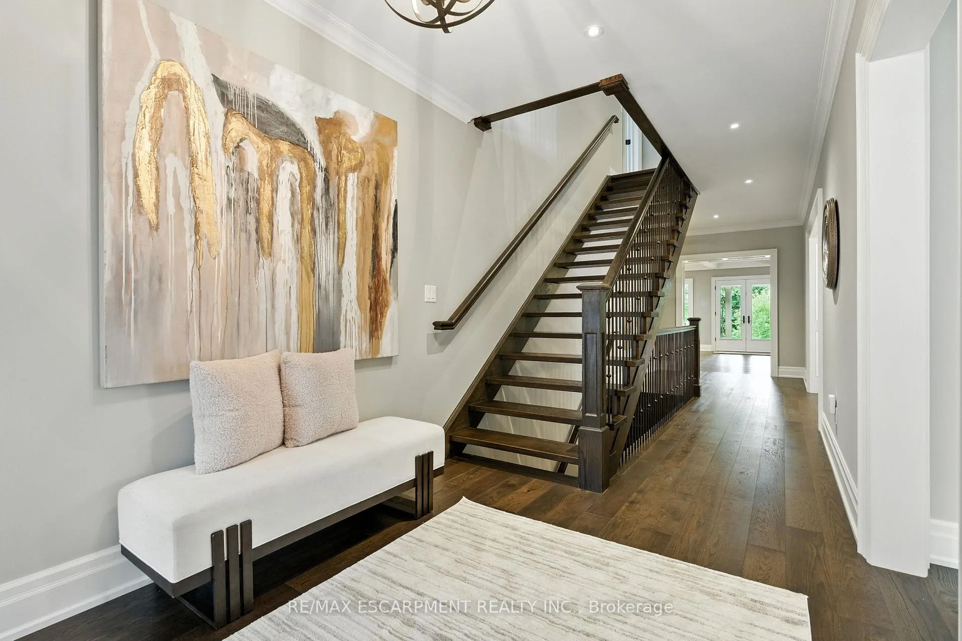 Photo 5 of 391 Patricia Drive, Burlington, Bayview — HOMEH